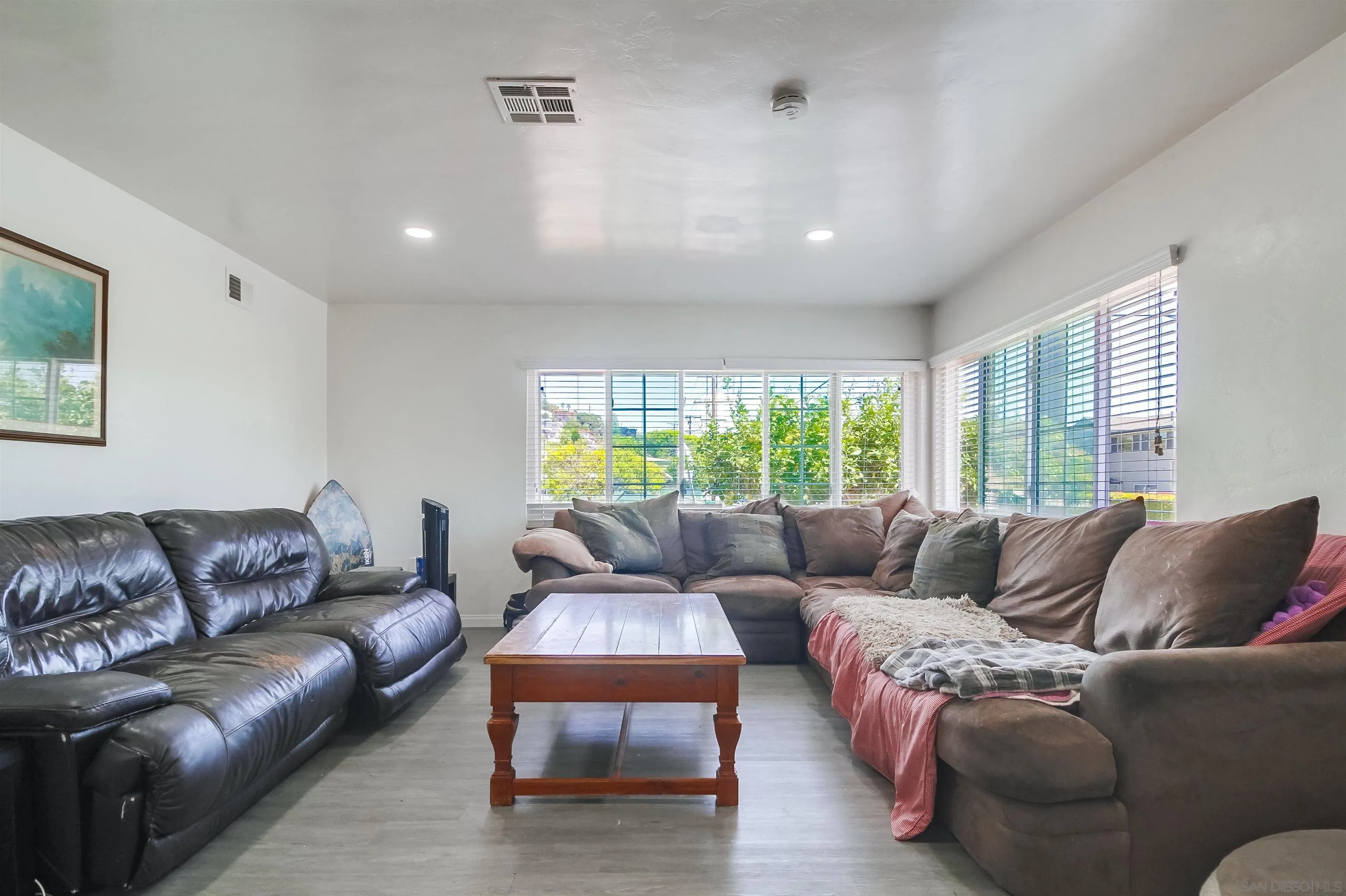 https://cdn.realtyfeed.com/cdn/127/250038172/3b6c7a924e5d7e203fb2da023bad66c4.webp