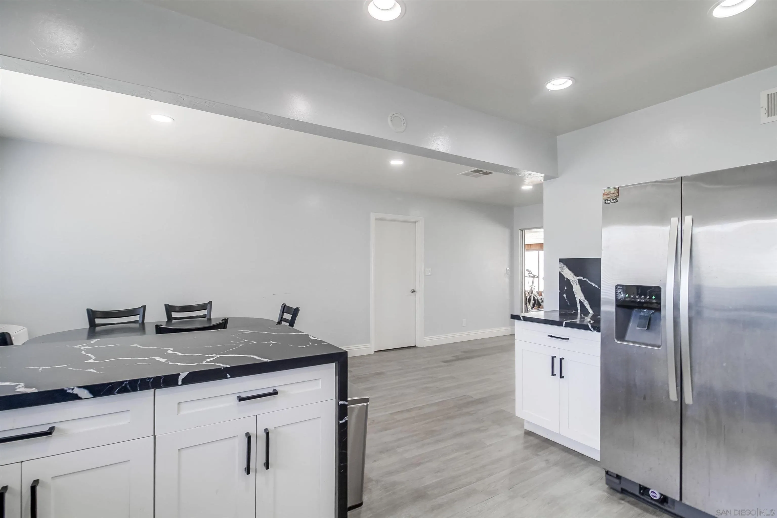 https://cdn.realtyfeed.com/cdn/127/250038172/a3ca50a9f779e1e28a14e1a6f5a4f8b1.webp