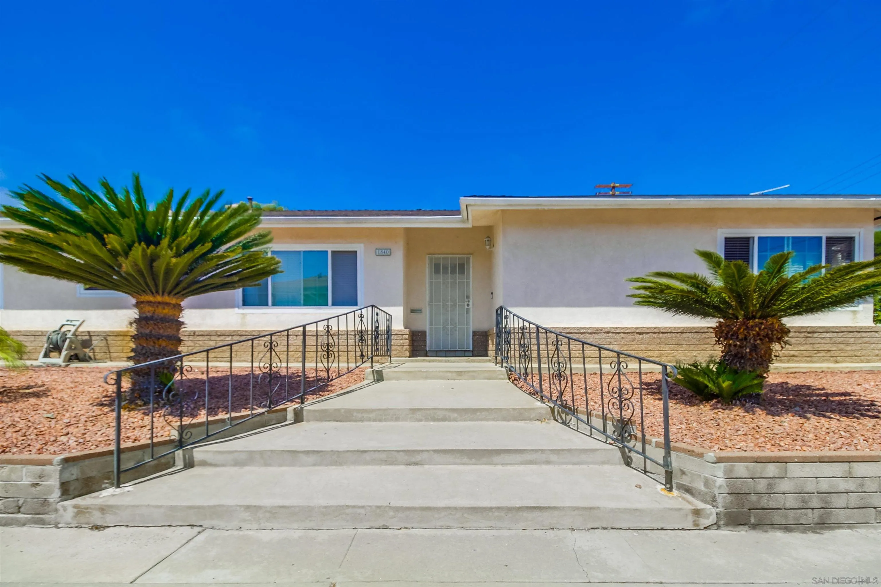 https://cdn.realtyfeed.com/cdn/127/250038172/ae896d1e07437a9195f702240c1004dd.webp
