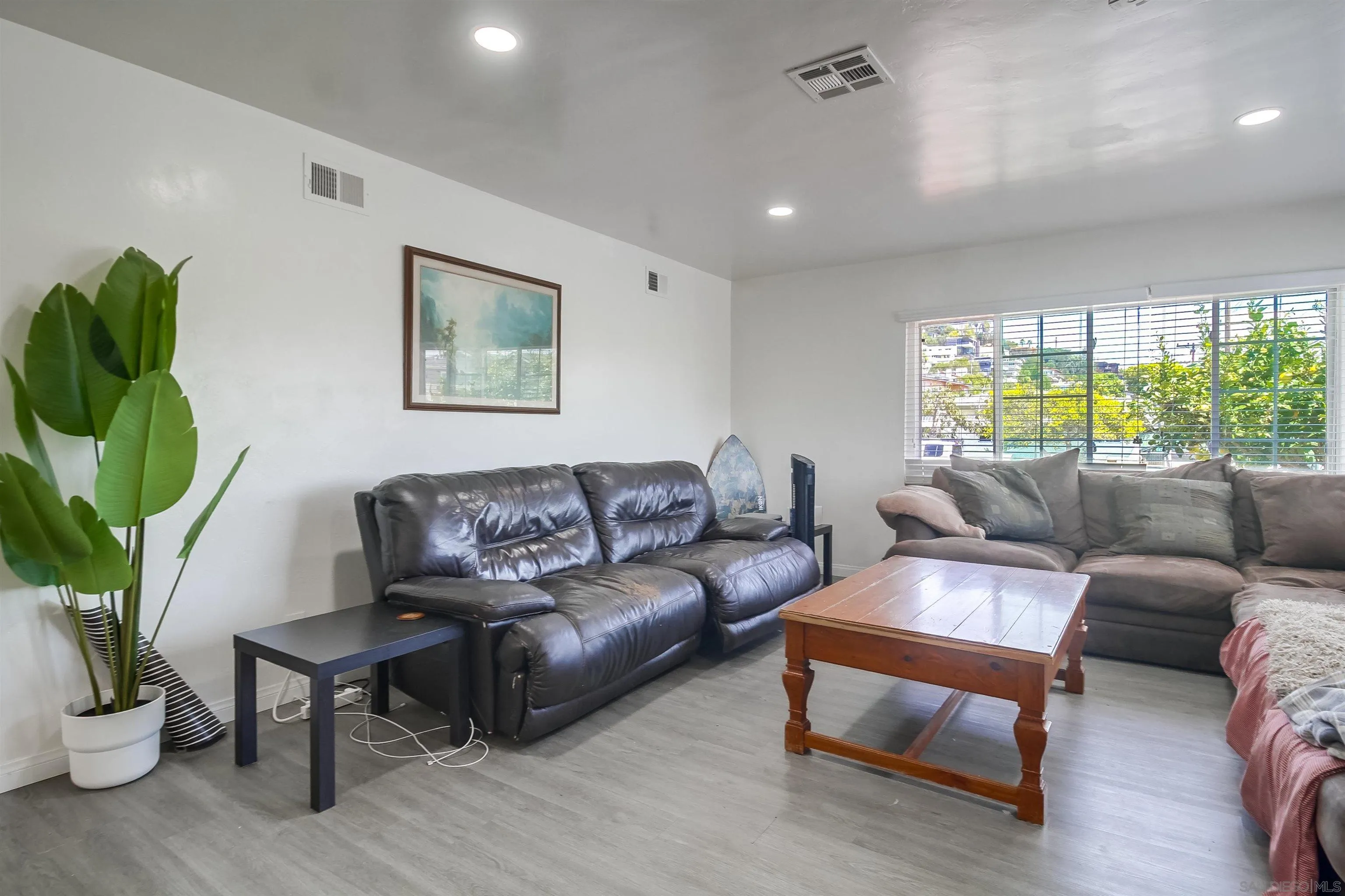 https://cdn.realtyfeed.com/cdn/127/250038172/bf363835d46b00888e687b3451c05022.webp
