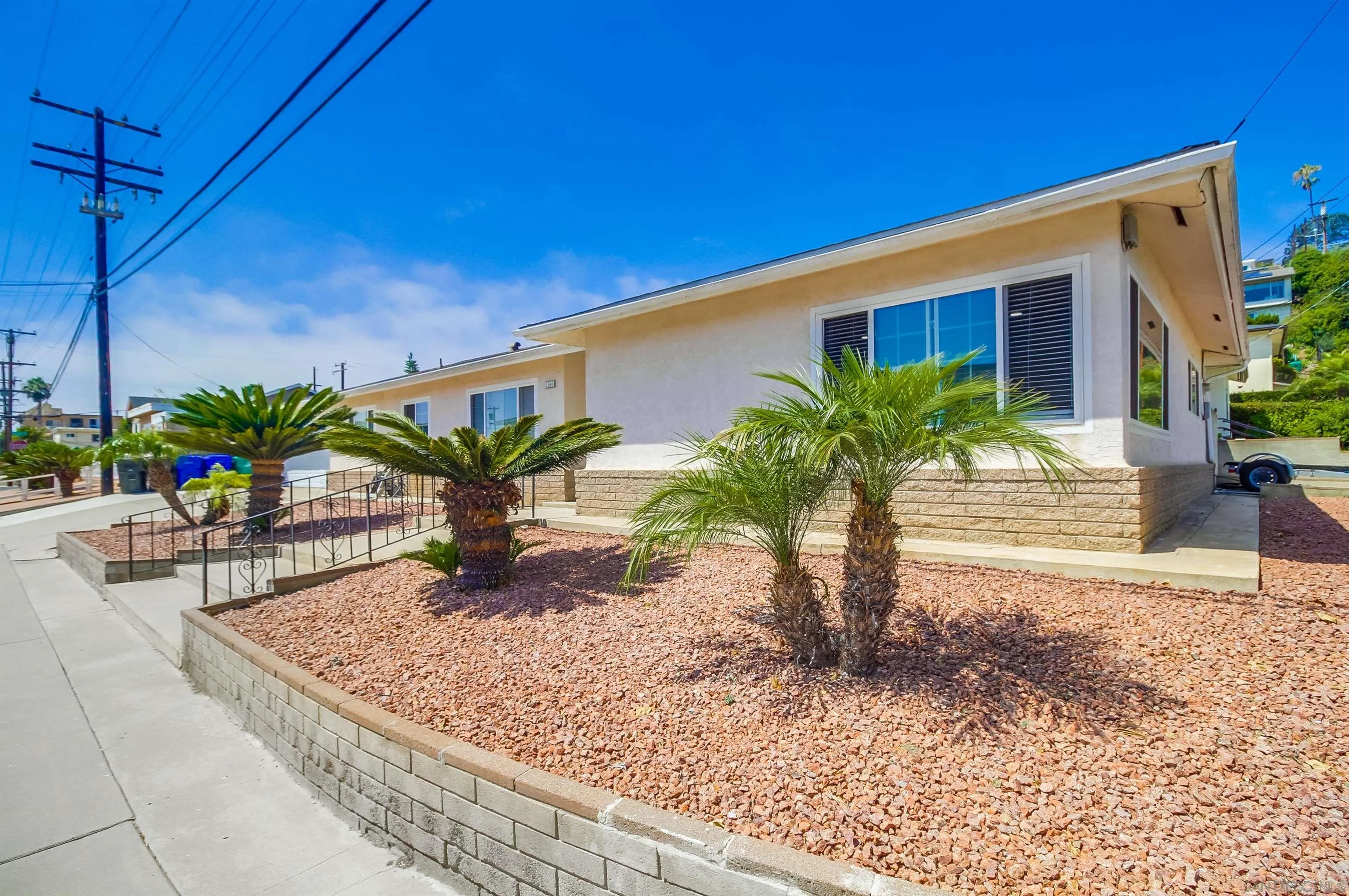 https://cdn.realtyfeed.com/cdn/127/250038172/c89918e509760ddbb89c985ed6635f49.webp