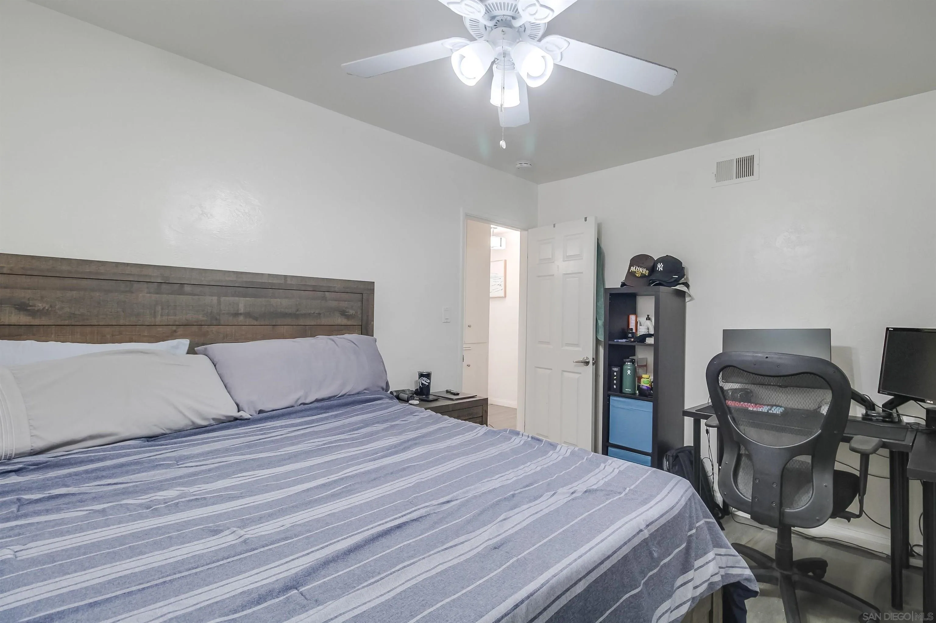 https://cdn.realtyfeed.com/cdn/127/250038172/faf1b9385fef472eec025d788da948a8.webp