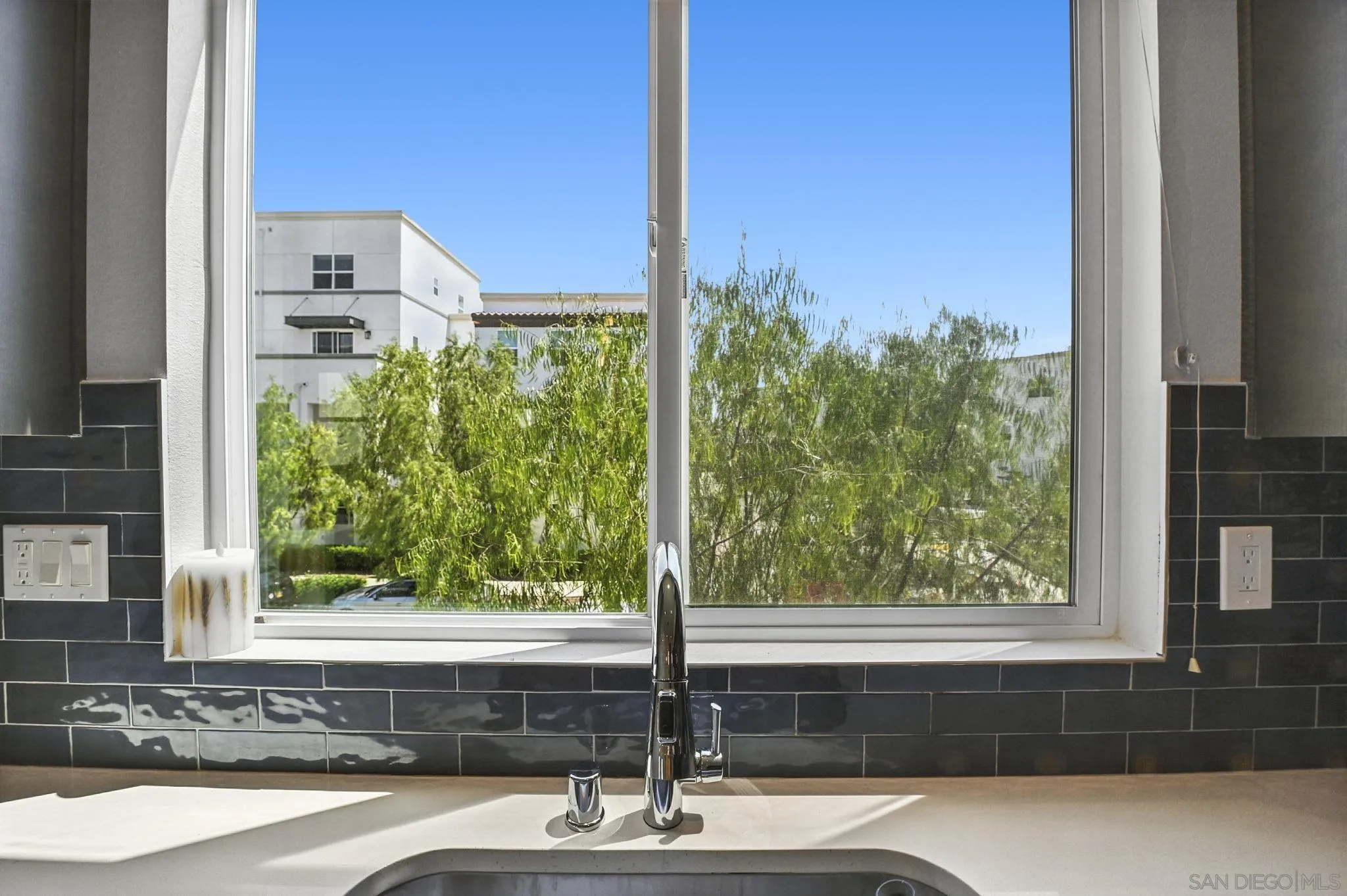 Photo #6: 250038173 Listing 