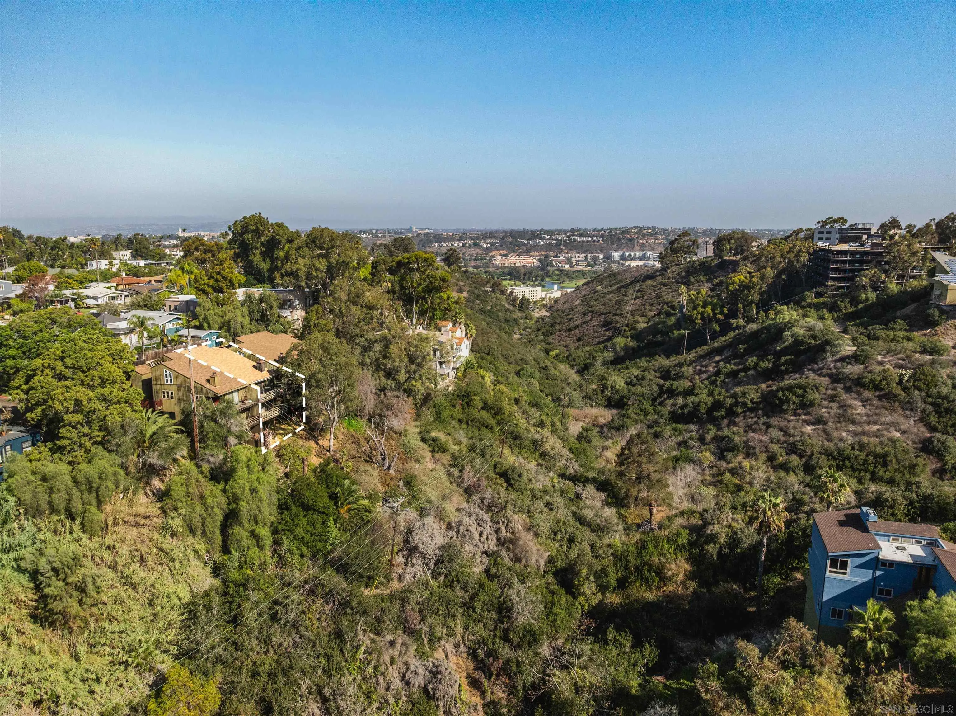 https://cdn.realtyfeed.com/cdn/127/250038174/7e979364dc27c1ac903d147d2a3f0136.webp