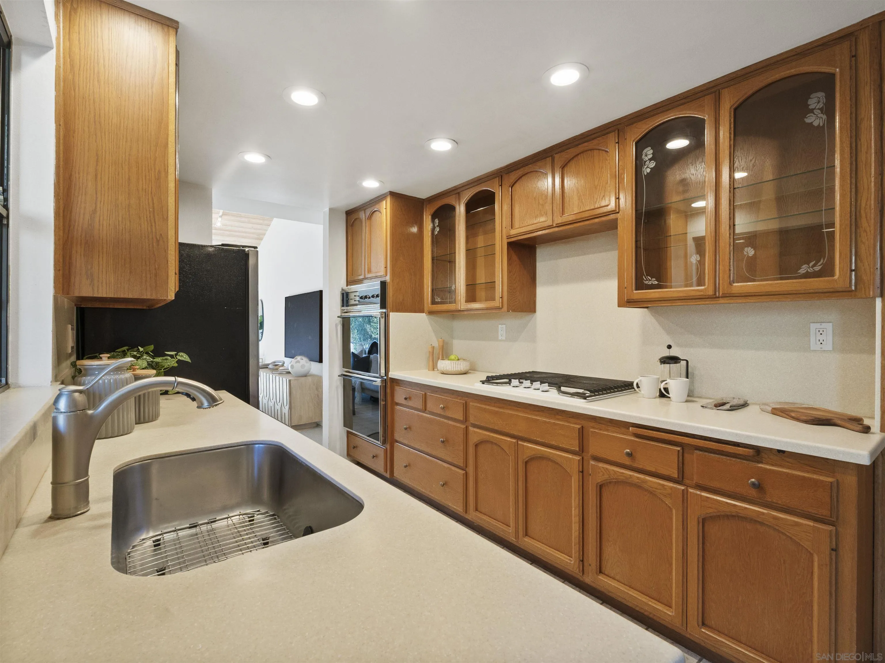 https://cdn.realtyfeed.com/cdn/127/250038174/c887a86970b1a54c51f703fb42c315af.webp