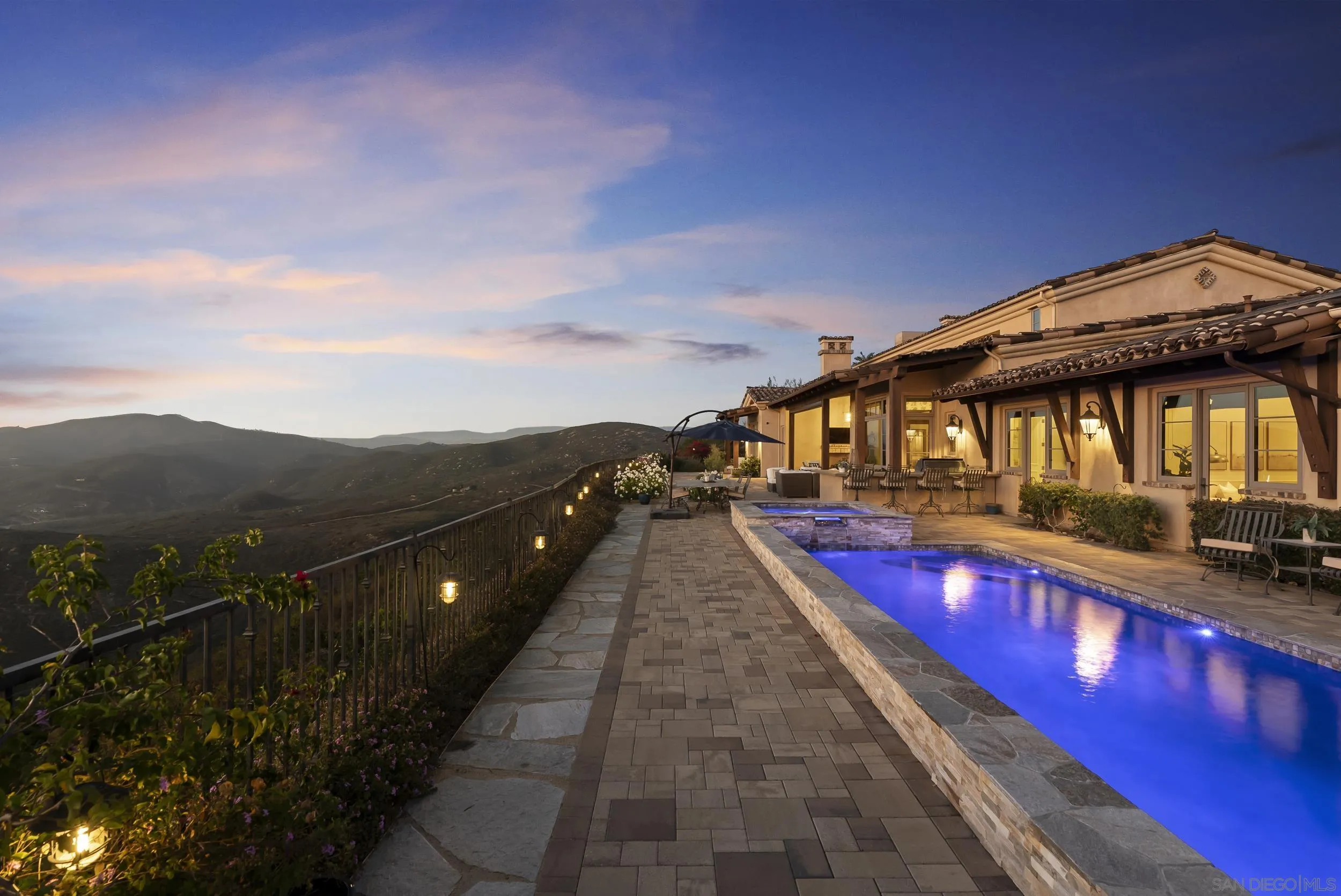 https://cdn.realtyfeed.com/cdn/127/250038177/59b56f969e3d0950e329c62b8cb22a7f.webp