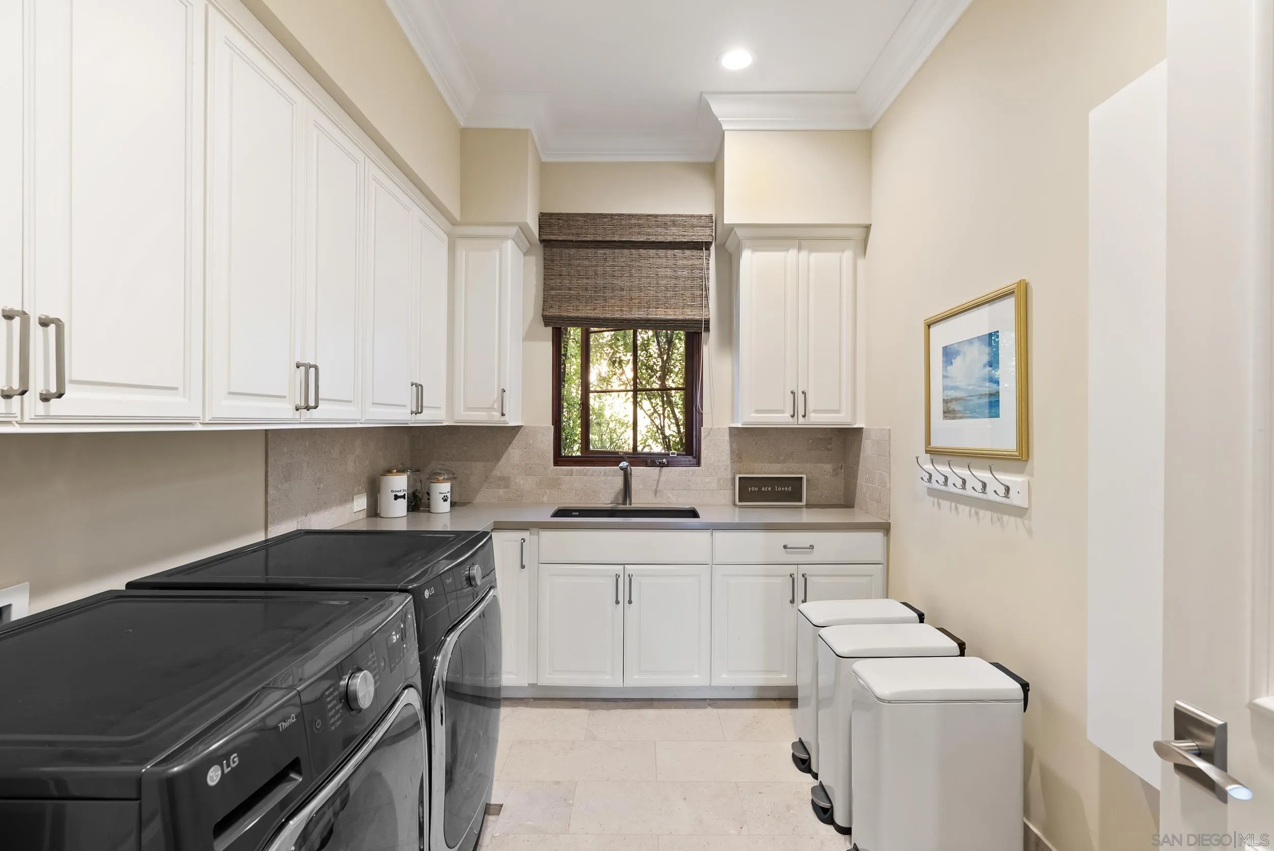 https://cdn.realtyfeed.com/cdn/127/250038177/c378434b6e4a5f07037b248f16dd0f73.webp