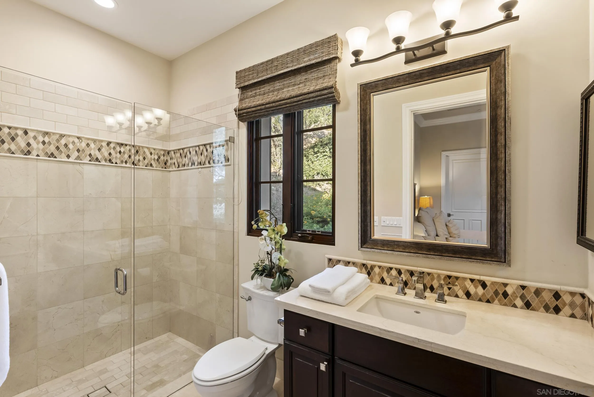 https://cdn.realtyfeed.com/cdn/127/250038177/fa40a098e032bc2ed74de4cdf6be188c.webp