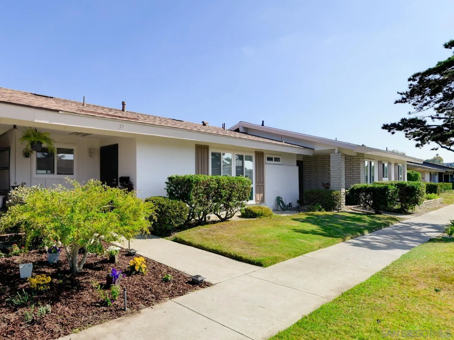 https://cdn.realtyfeed.com/cdn/127/250038178/6d418fabc6dd16c8228c9b331b024f0d.webp