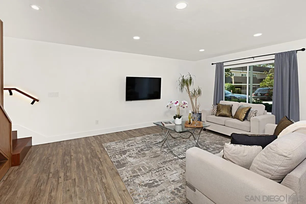 Photo #4: 250038179 Listing 