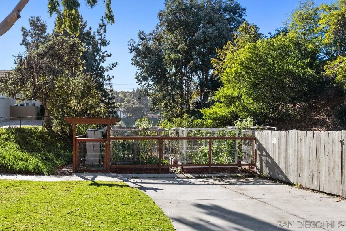 Photo #52: 250038179 Listing: Photo #52