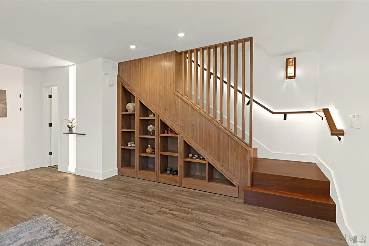 Photo #2: 250038179 Listing 