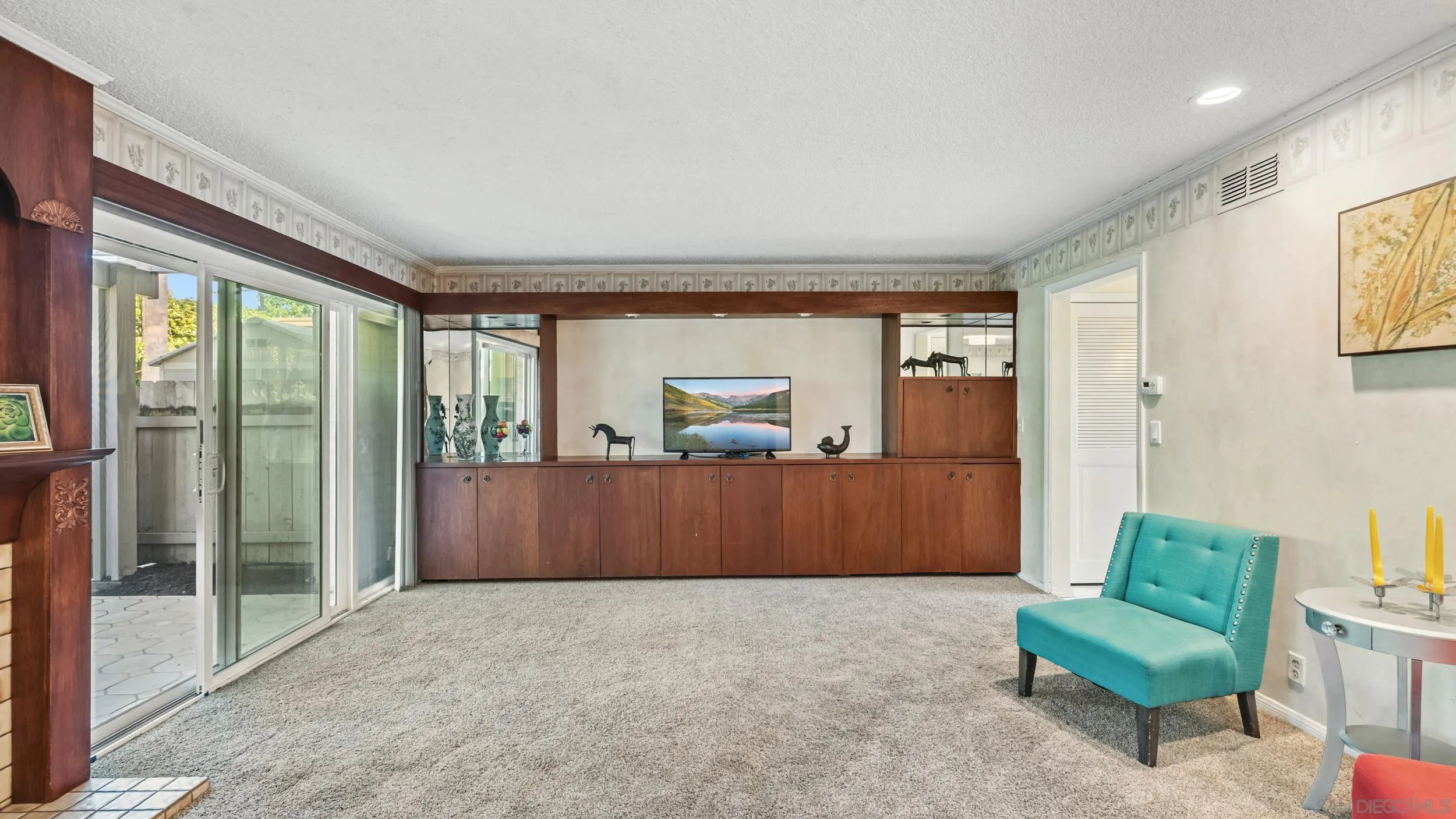 https://cdn.realtyfeed.com/cdn/127/250038180/1cc0e324efa12f87deb3c4bef0ad18c0.webp
