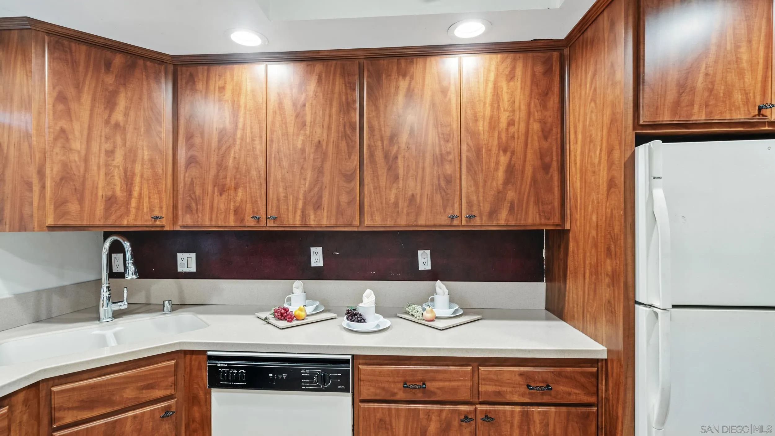 Photo #7: 250038180 Listing: Photo #7