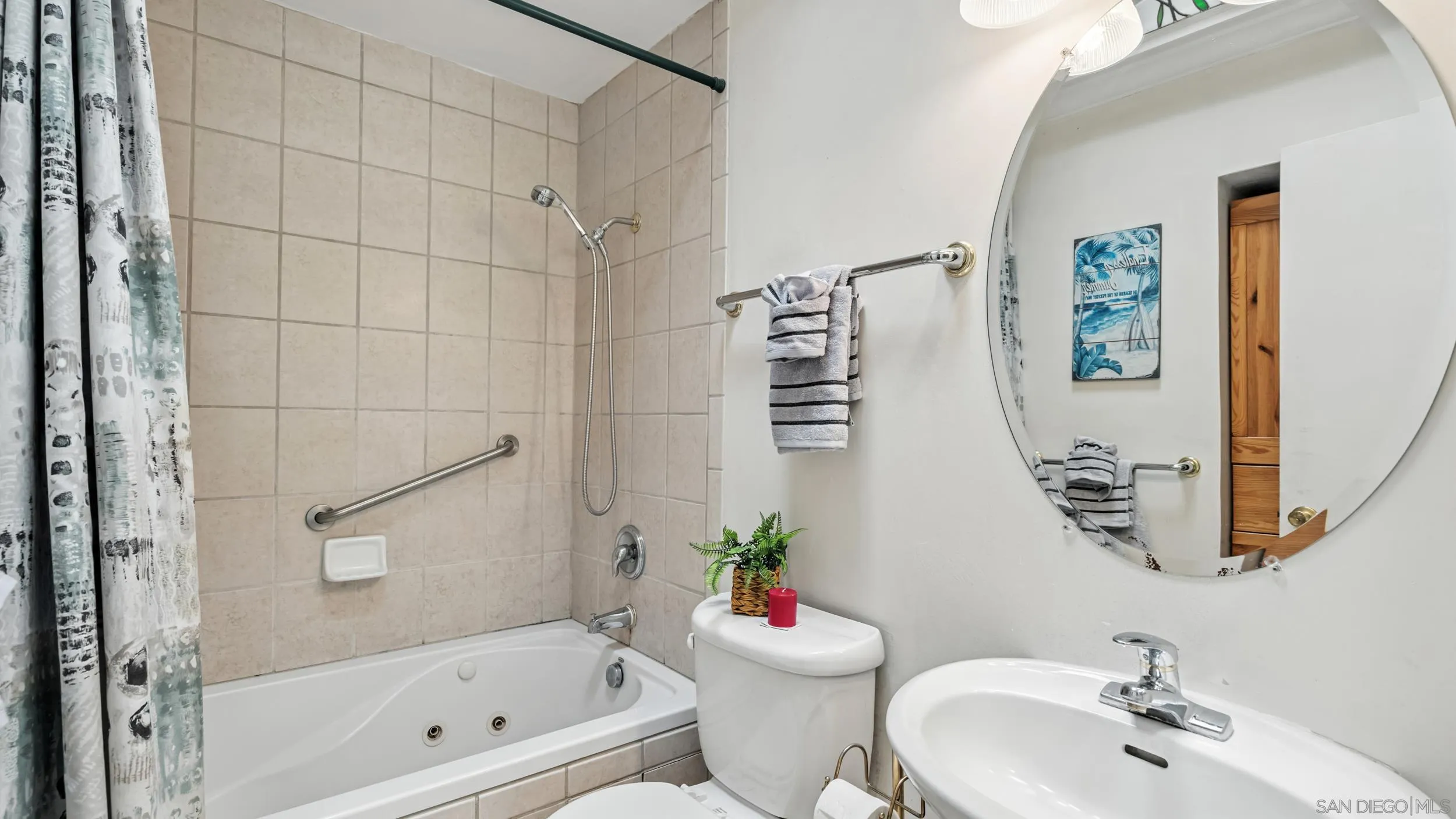 https://cdn.realtyfeed.com/cdn/127/250038180/40006f390cba09ecb9f4b739827e468c.webp