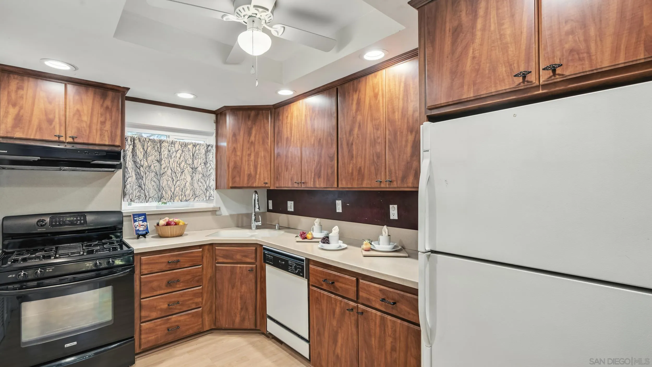 Photo #5: 250038180 Listing 