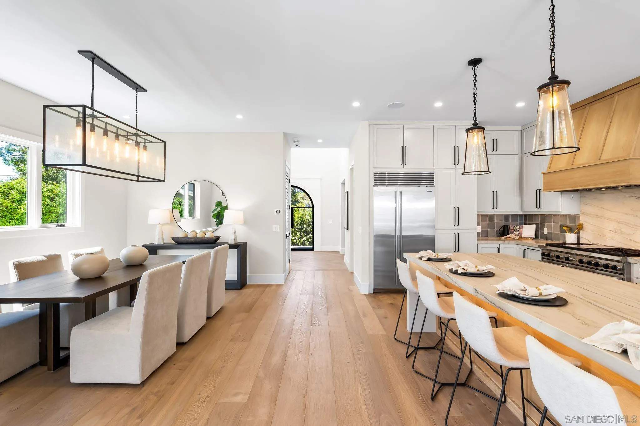 https://cdn.realtyfeed.com/cdn/127/250038189/09b68b6a11b8f6ab731b798baf68137a.webp