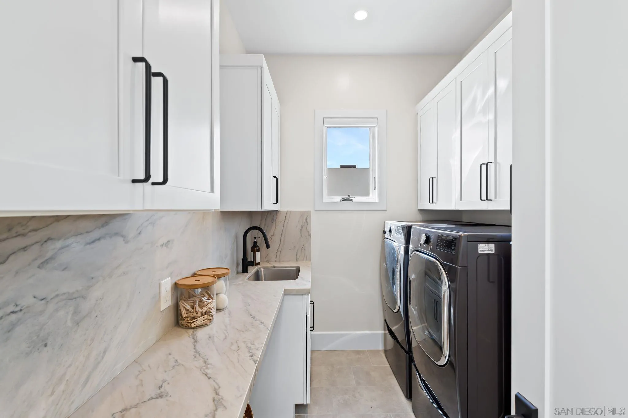 https://cdn.realtyfeed.com/cdn/127/250038189/0aa3c084bdcfb0ce26da77f27b1940f9.webp