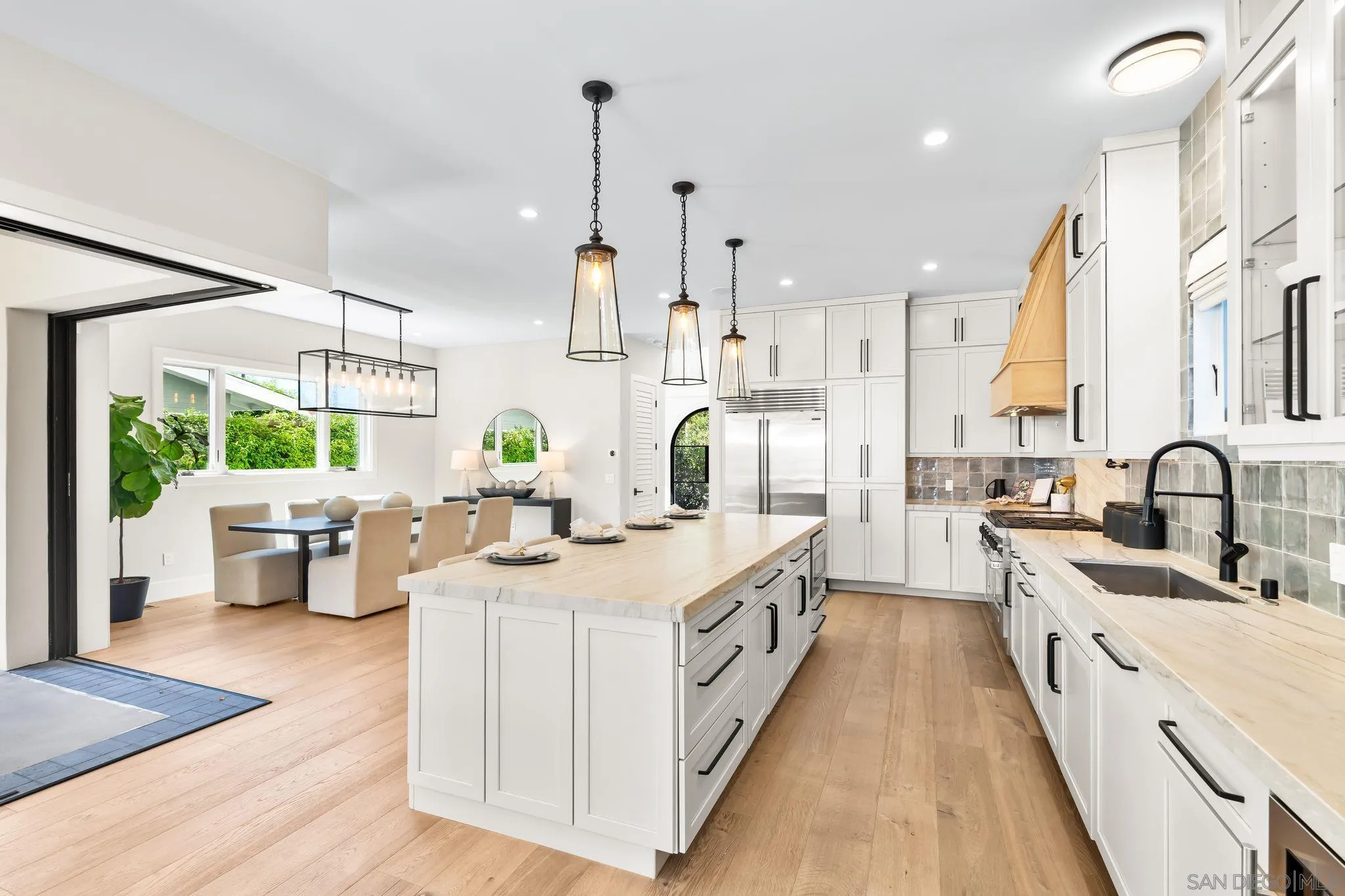 https://cdn.realtyfeed.com/cdn/127/250038189/869d0b99803d4d24a349dfcc04a0f6b5.webp