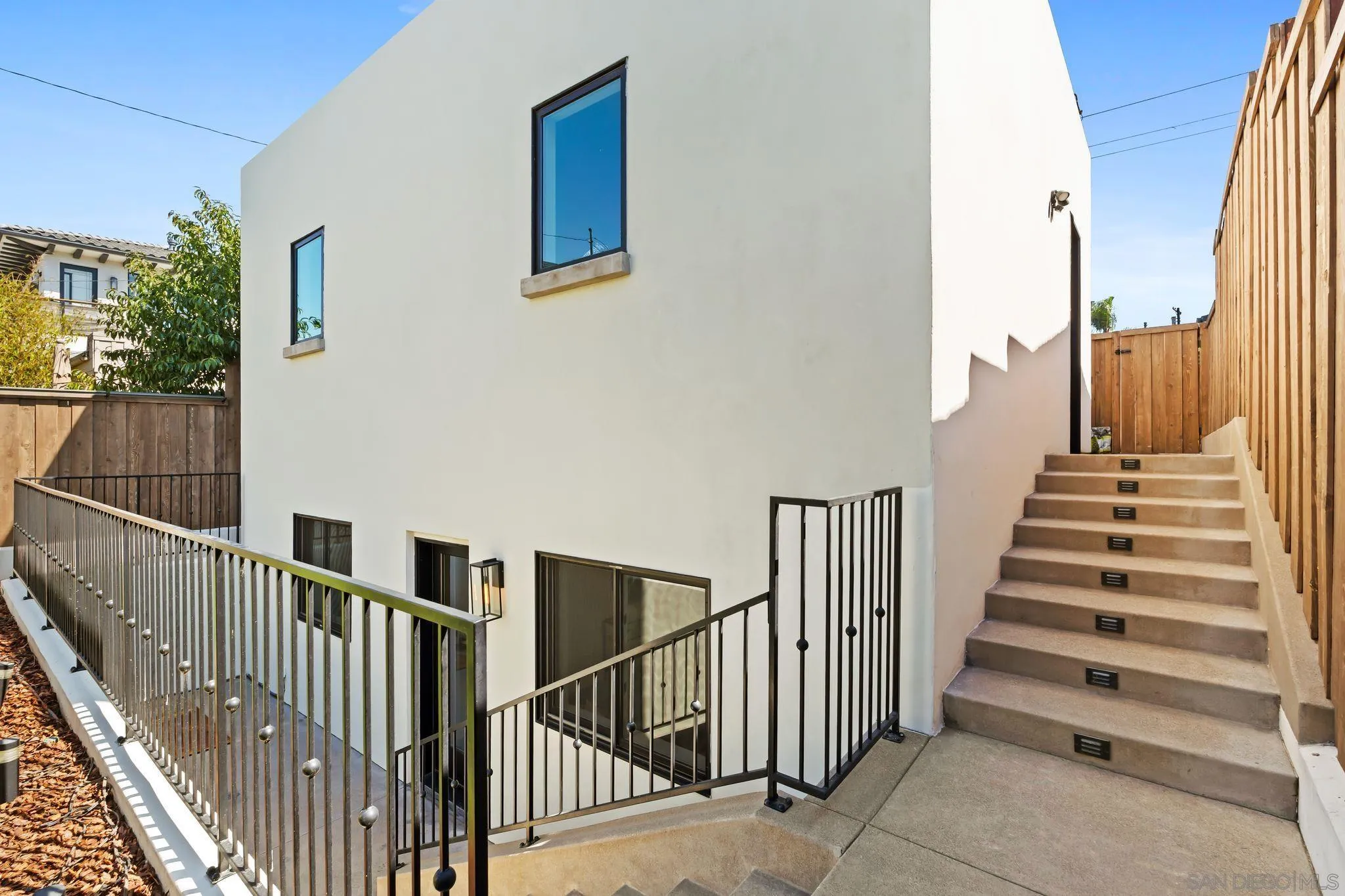 https://cdn.realtyfeed.com/cdn/127/250038189/be0643b00c40d11296d0d03d3135ac2b.webp