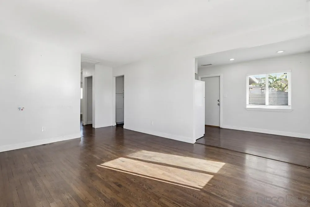 https://cdn.realtyfeed.com/cdn/127/250038197/cfbf8fc812e102134881b1b48f61043d.webp