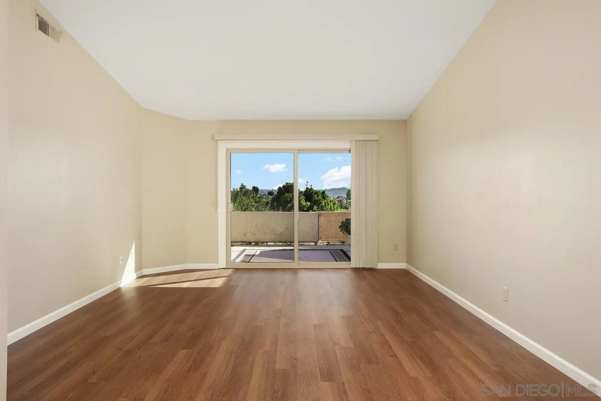 https://cdn.realtyfeed.com/cdn/127/250038199/0ff6e117c26c8085302d21a30011d85b.webp