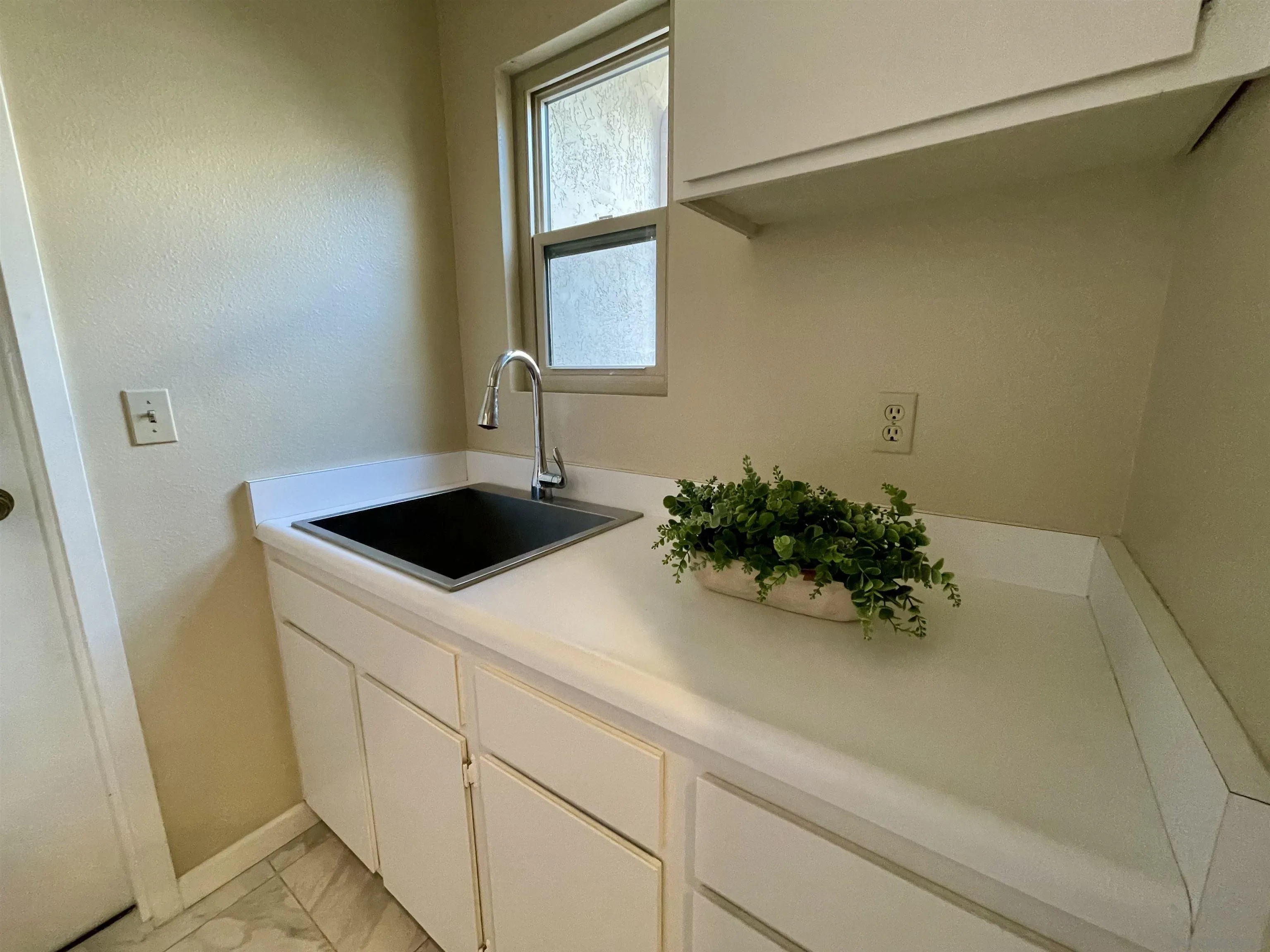 https://cdn.realtyfeed.com/cdn/127/250038199/1bcb35253316a67af26125157c6d93c7.webp