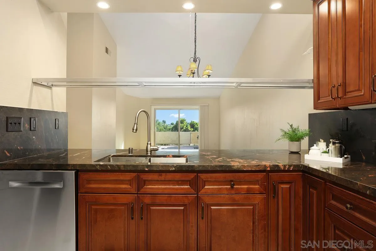 https://cdn.realtyfeed.com/cdn/127/250038199/232e86289652a1afd8539ad8c2d1dfde.webp