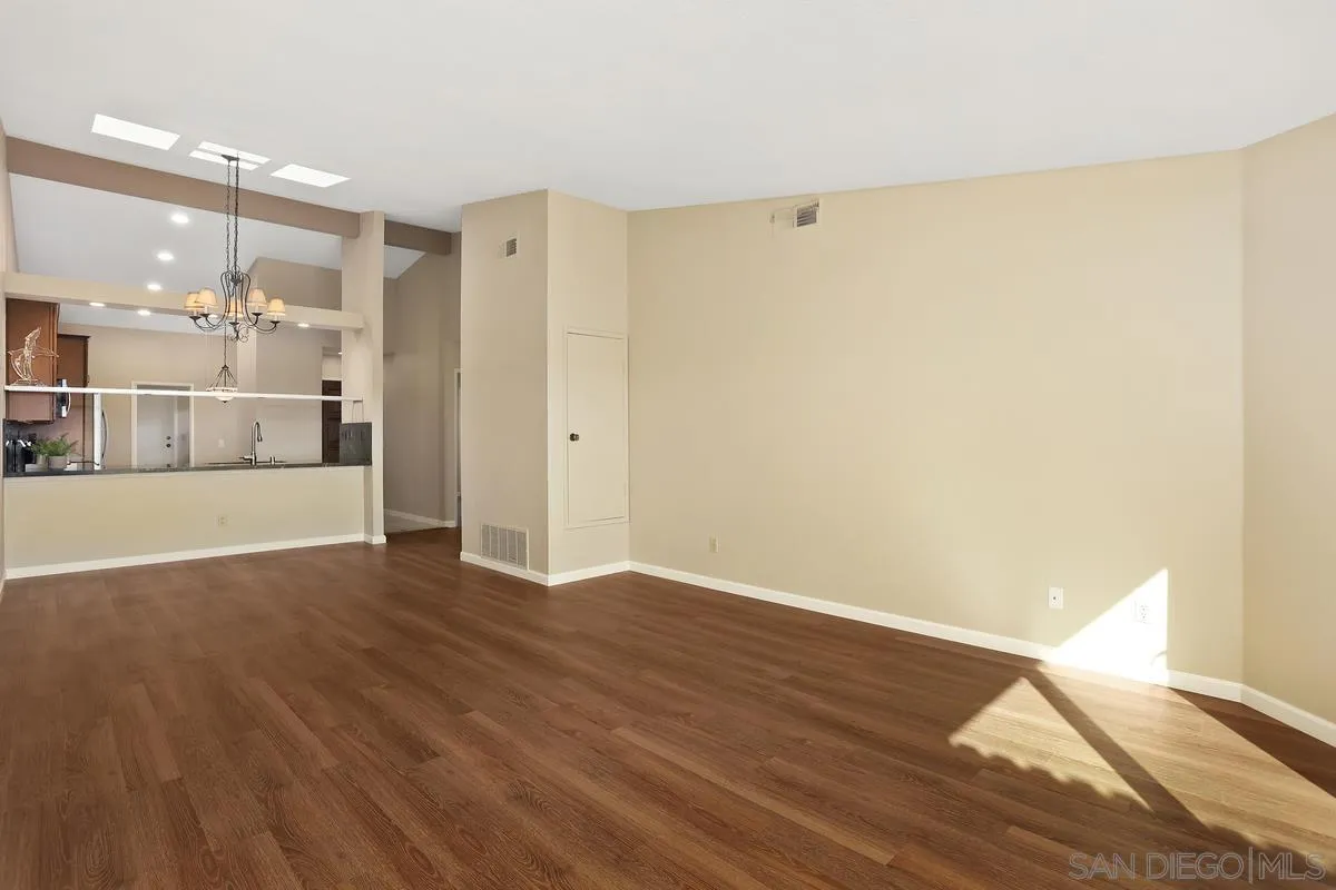 https://cdn.realtyfeed.com/cdn/127/250038199/804214ed0521077c4fdafa5f711b2f34.webp