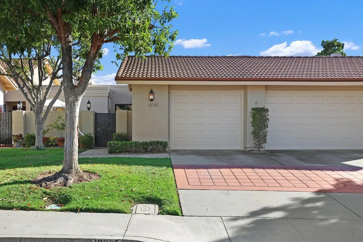 More Details about MLS # 250038199 : 12725 VIA NASCA
