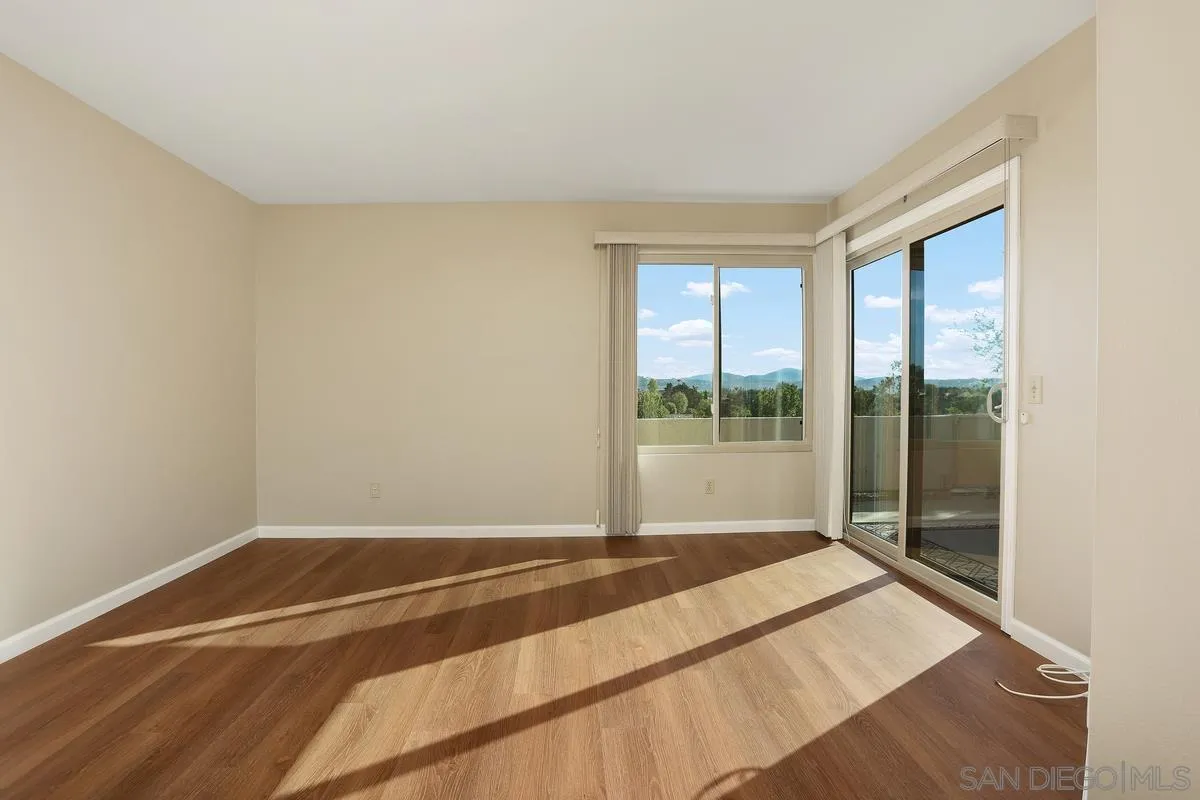 https://cdn.realtyfeed.com/cdn/127/250038199/a61d0aaa0f44e43438c7f4d23993d983.webp