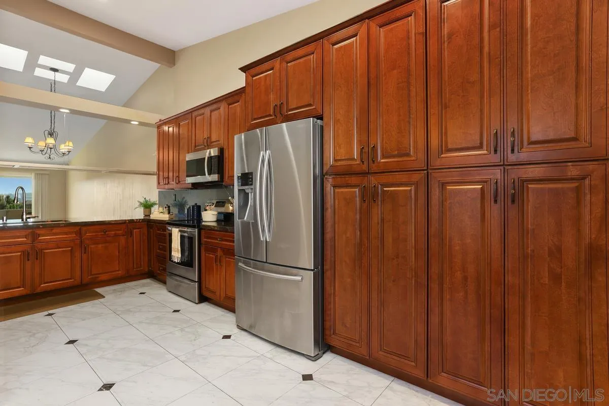 https://cdn.realtyfeed.com/cdn/127/250038199/c1310b53afec3b1176de1588a9a99e98.webp
