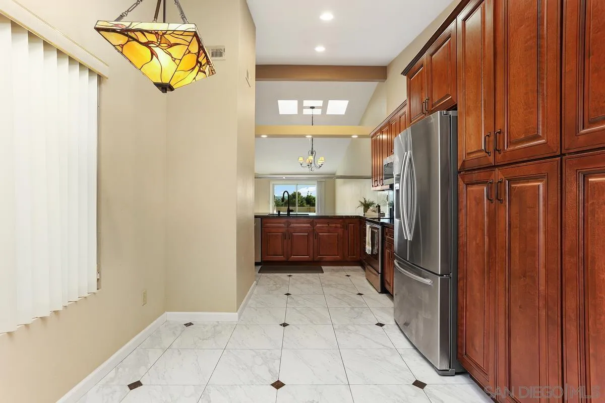 https://cdn.realtyfeed.com/cdn/127/250038199/d9d0f99d7345751edf19772661ea638d.webp