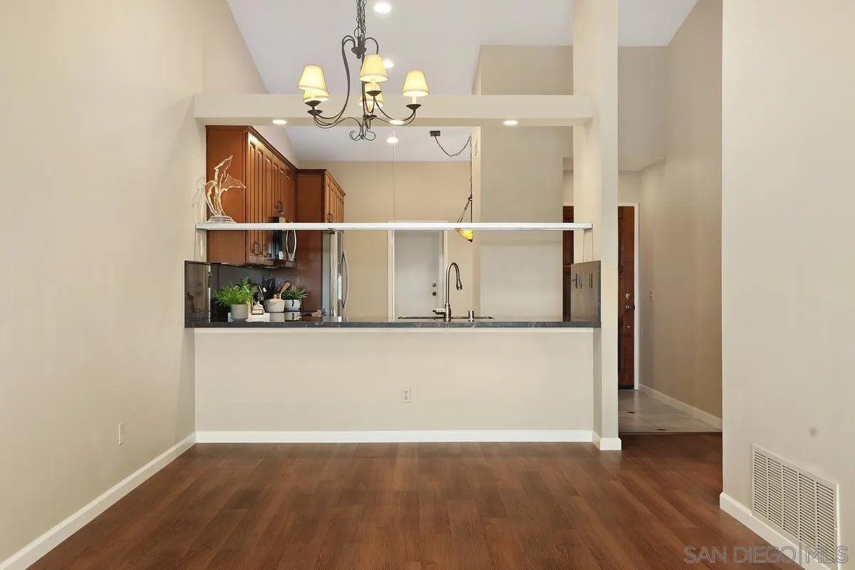https://cdn.realtyfeed.com/cdn/127/250038199/e8e0a5142ce26df75ee504f81d0a13a5.webp