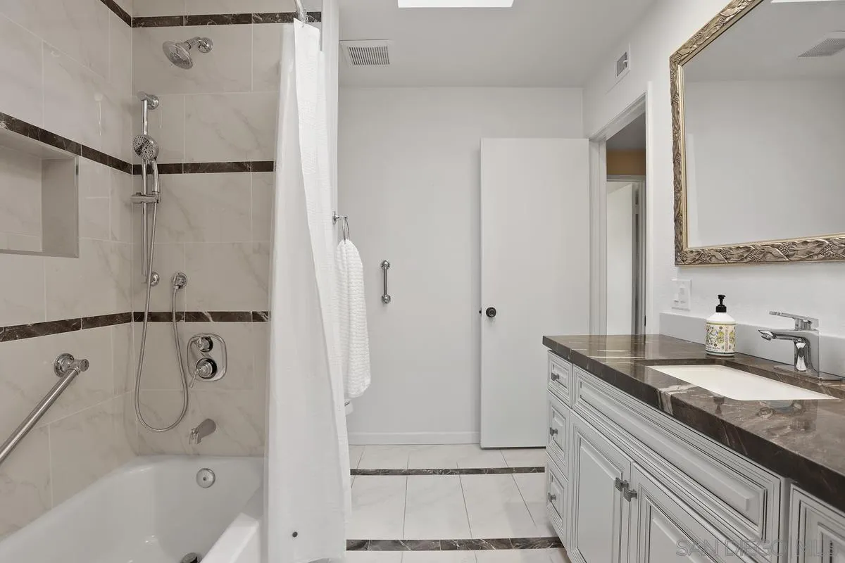 https://cdn.realtyfeed.com/cdn/127/250038199/efea84a8c32a9d2b50664b2e679ca930.webp