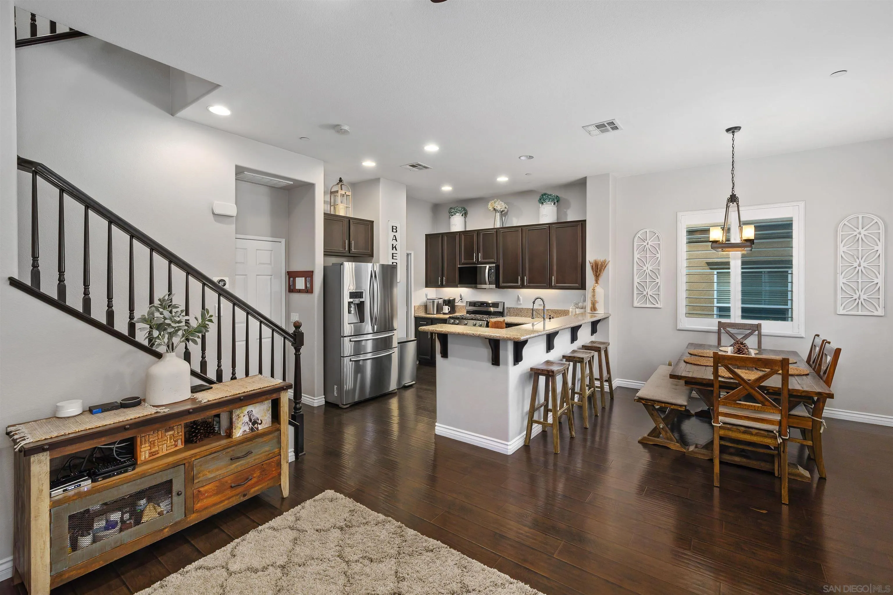 https://cdn.realtyfeed.com/cdn/127/250038200/4859f8882896297e253c8862d4b9e288.webp