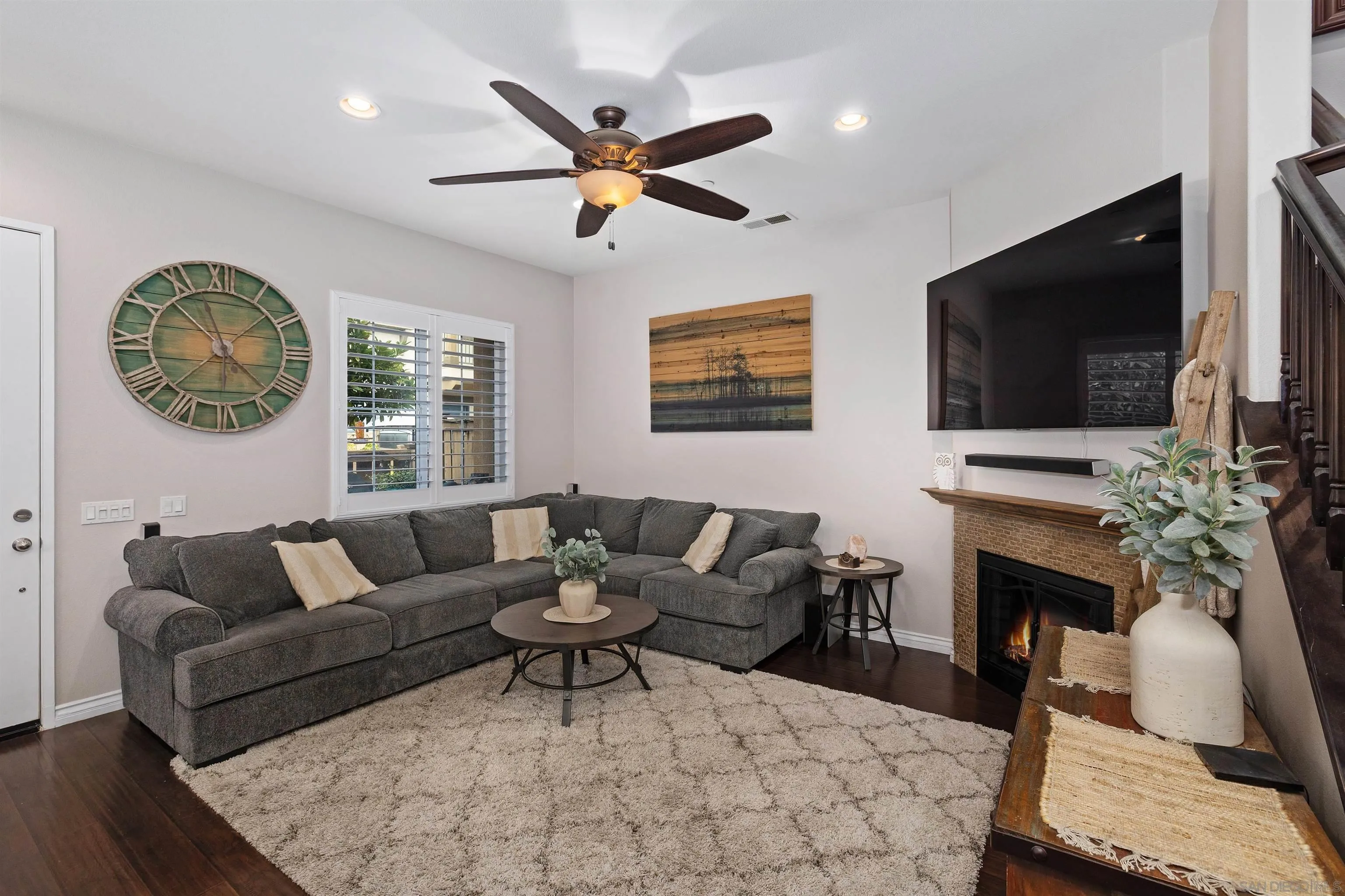 Photo #2: 250038200 Listing 