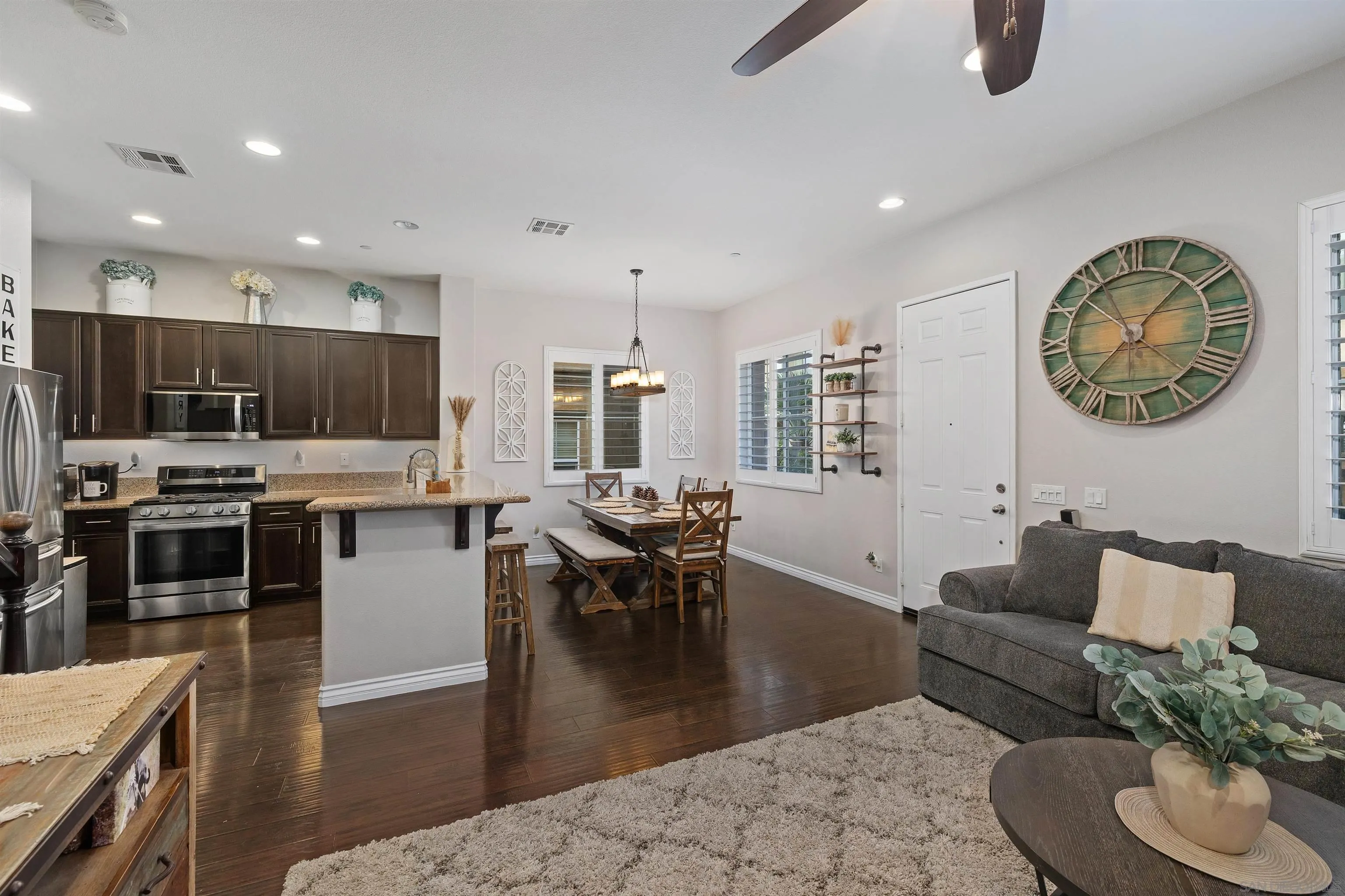 Photo #4: 250038200 Listing 
