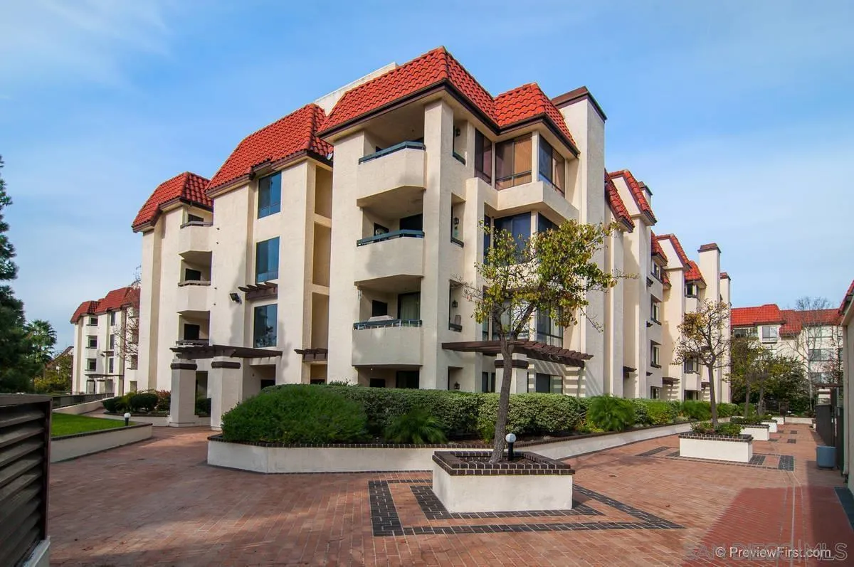 https://cdn.realtyfeed.com/cdn/127/250038201/98598fc34f8e4dd7c20fde5efaf10c74.webp