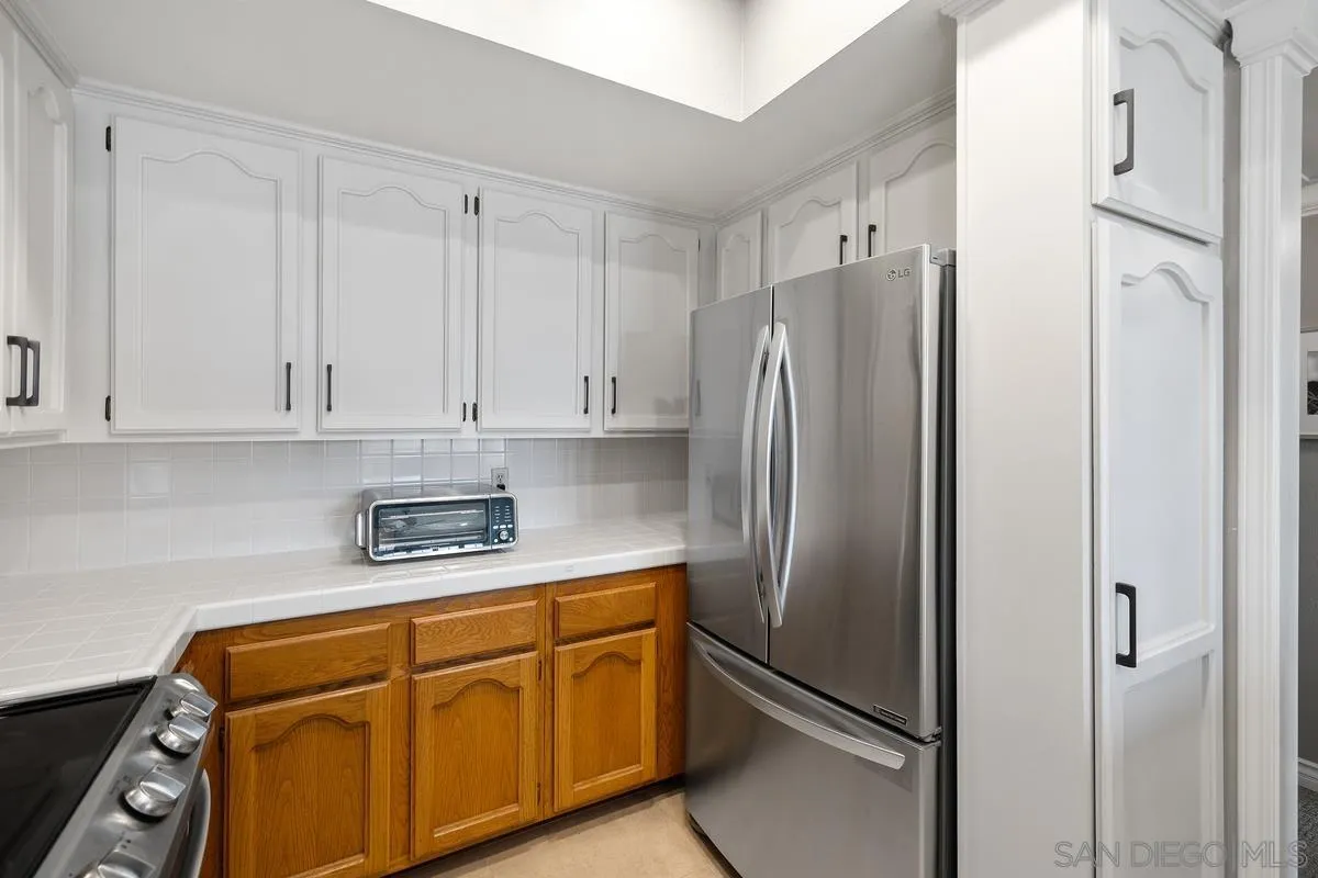 https://cdn.realtyfeed.com/cdn/127/250038201/ac8542b05bbfebde24dfb3c1af557cfc.webp