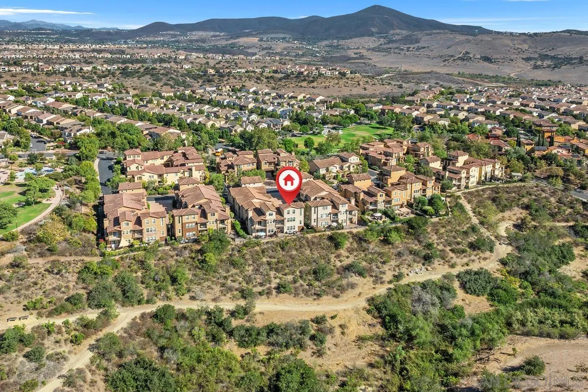 https://cdn.realtyfeed.com/cdn/127/250038203/75eea0a3b8461e4f6d3e3693e95a0abe.webp