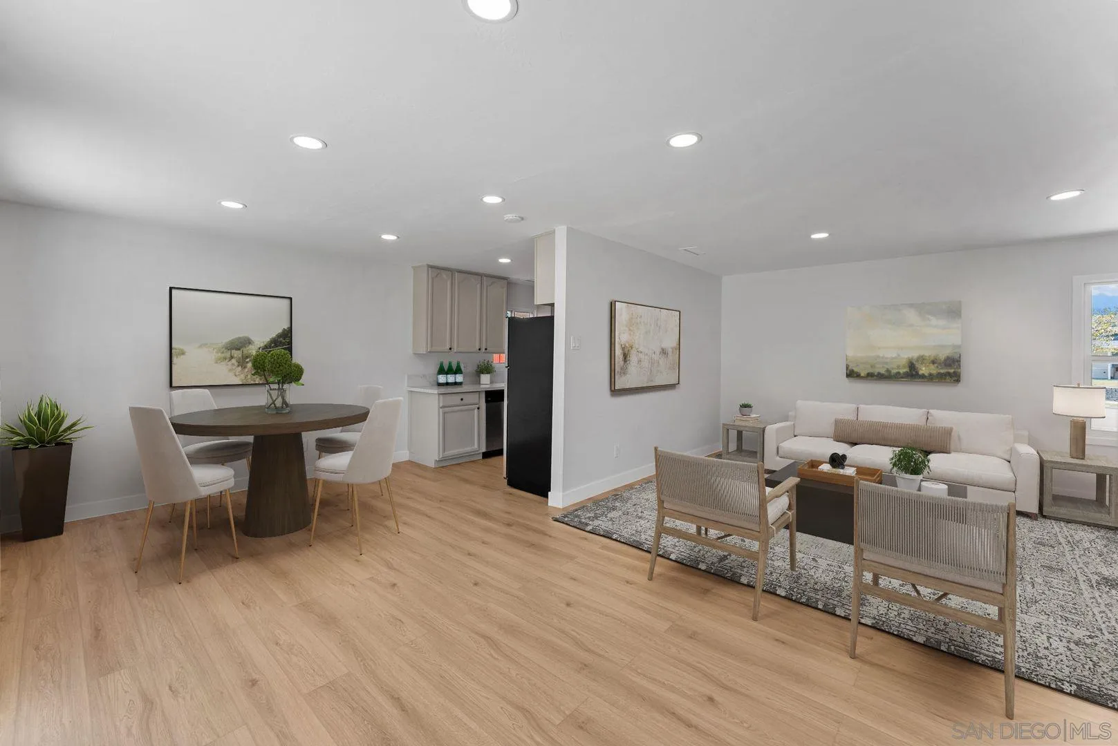 https://cdn.realtyfeed.com/cdn/127/250038218/f25a1b94b1b064695f836963f650a54d.webp