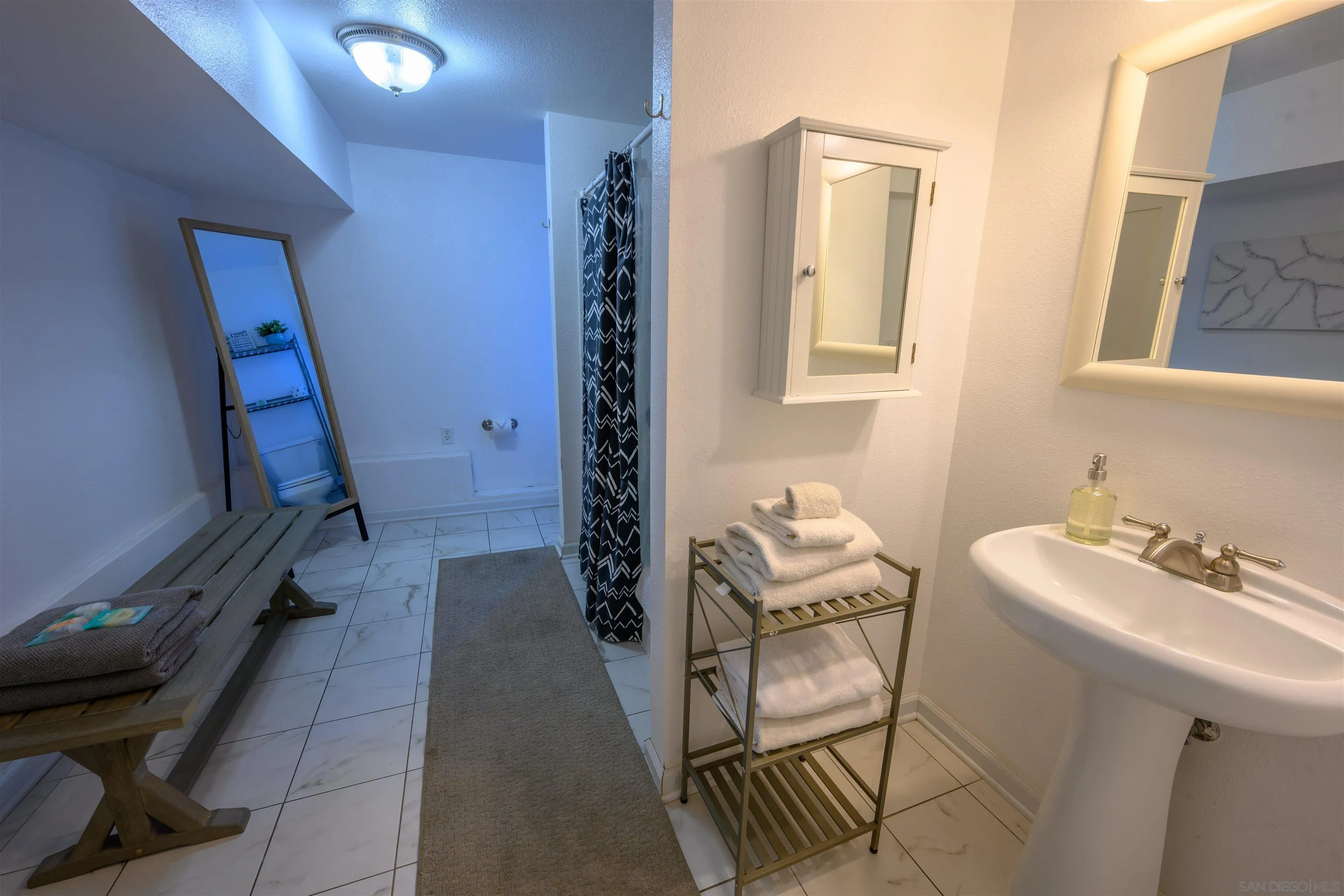 https://cdn.realtyfeed.com/cdn/127/250038219/69cf59d82d3fc0fb7cd41b15e344cb9a.webp