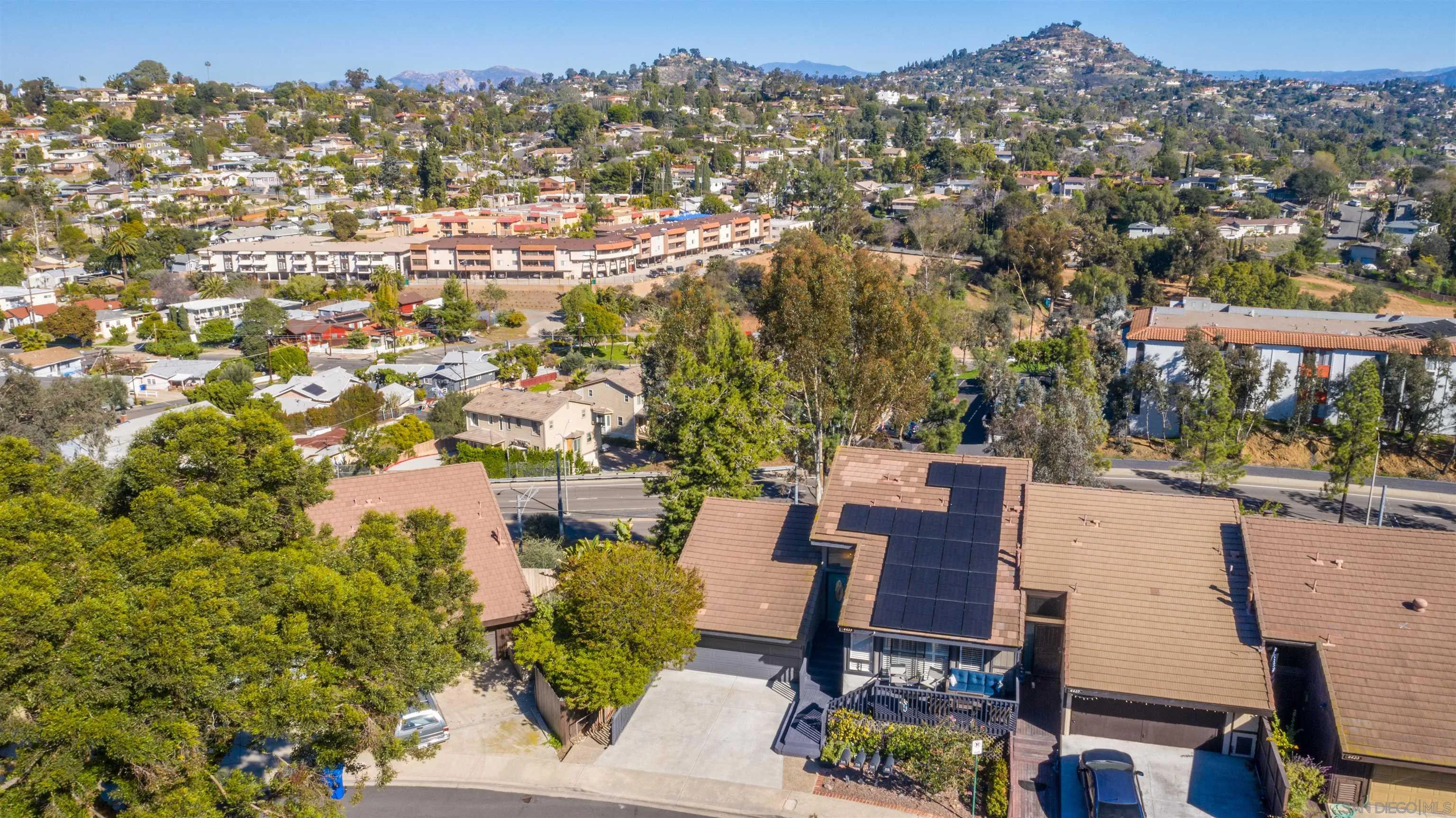 https://cdn.realtyfeed.com/cdn/127/250038219/c3535acaca5501ecff6321a0092dec44.webp
