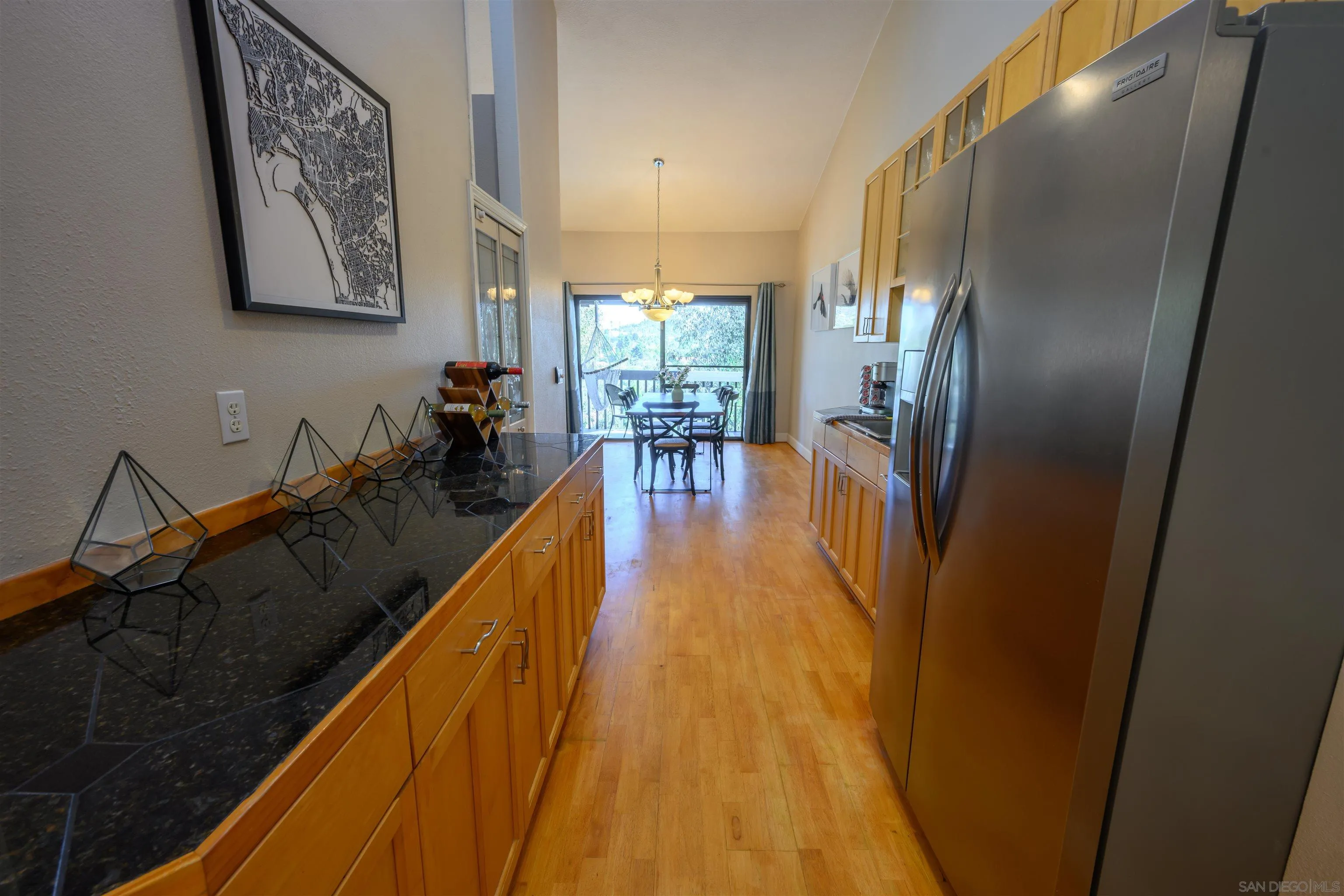 https://cdn.realtyfeed.com/cdn/127/250038219/d1df2ce09f304aff3422d97b1d4b2f87.webp