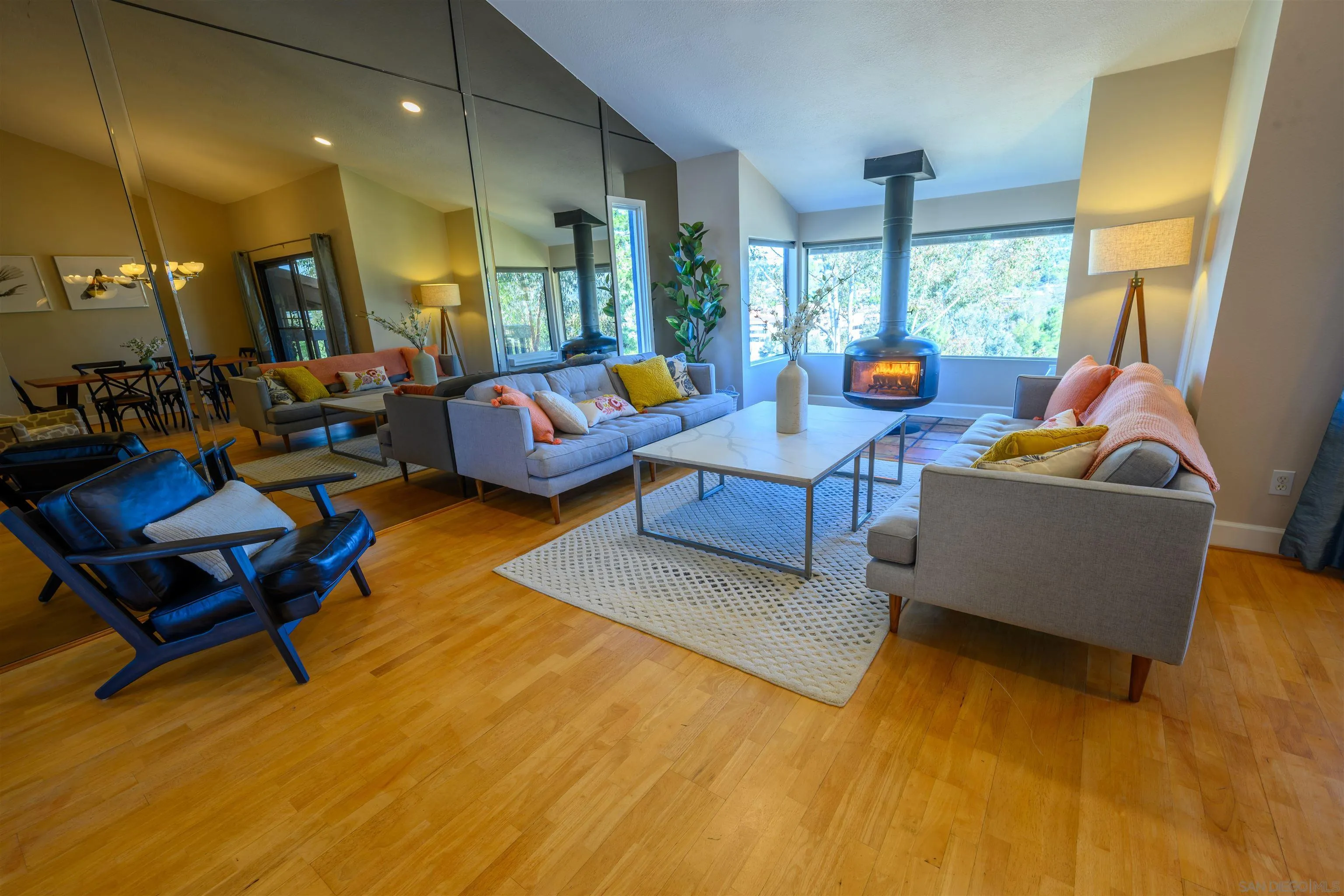 https://cdn.realtyfeed.com/cdn/127/250038219/d9cf3fbbf957707ea0b2b0fea0278038.webp