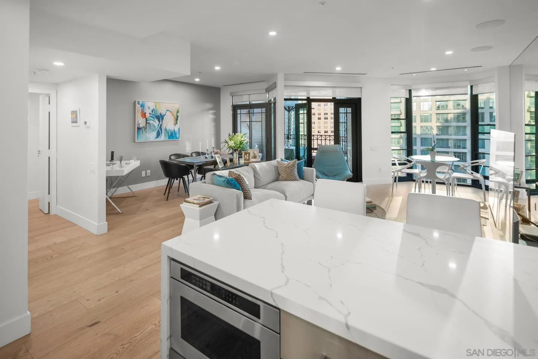 https://cdn.realtyfeed.com/cdn/127/250038228/8dad92d32beeb6fa64c38decfca90b7a.webp