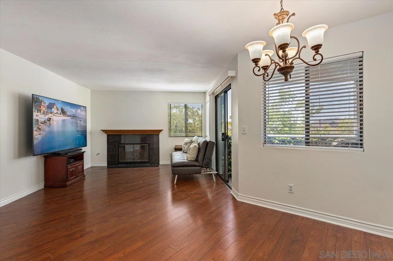 https://cdn.realtyfeed.com/cdn/127/250038229/0d7e0baf42f6ad5f408b6fb72acf8c9e.webp