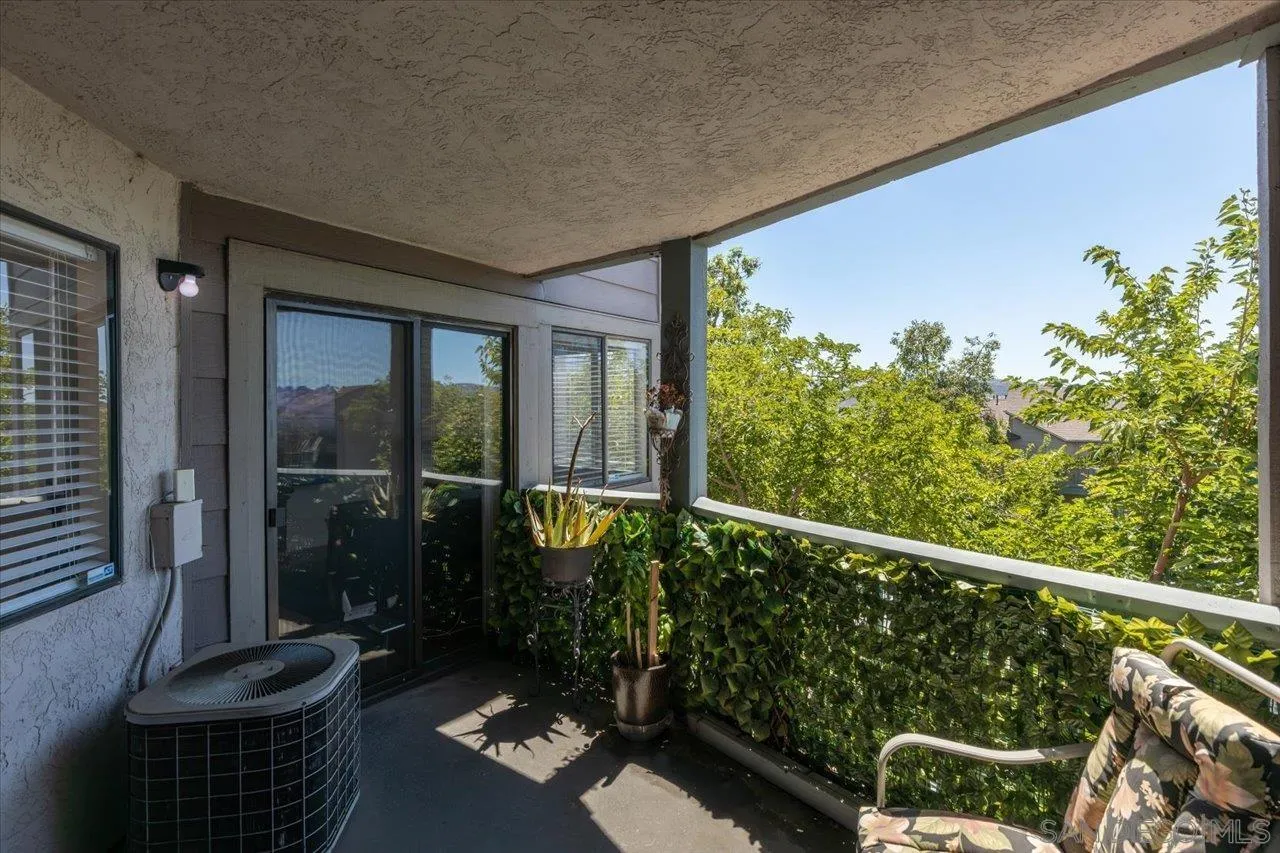 https://cdn.realtyfeed.com/cdn/127/250038229/432fb1fe8a28f4abe592048045cbcc34.webp
