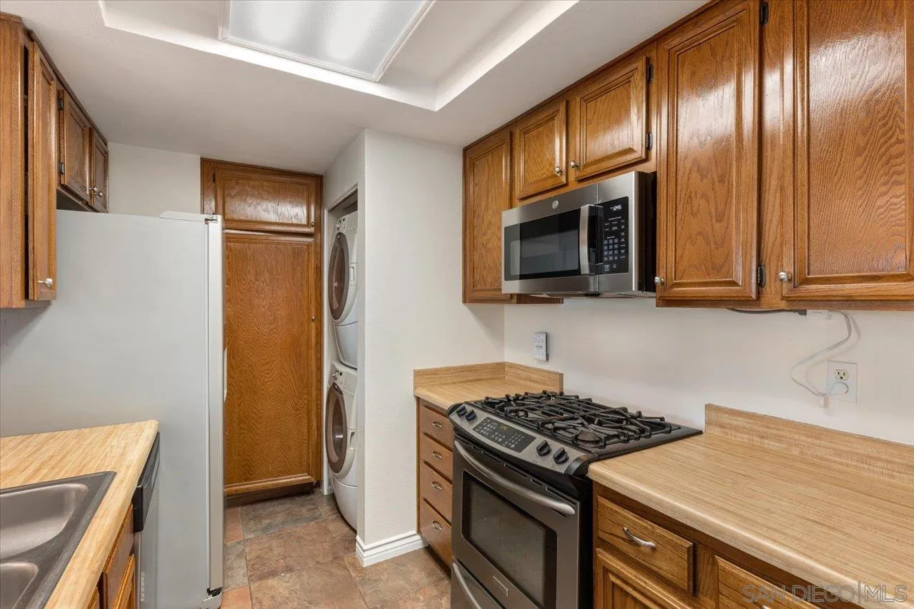 https://cdn.realtyfeed.com/cdn/127/250038229/85c0fb76ab2bea366b4714da8657f8ac.webp